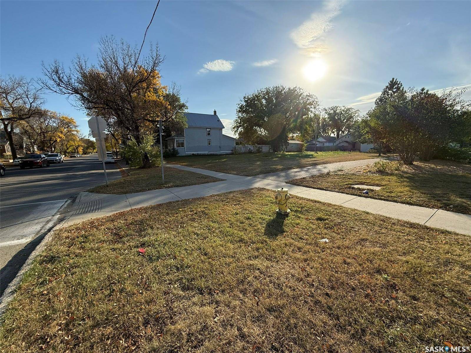 Saskatoon, SK S7M 1X1,607 H AVENUE S