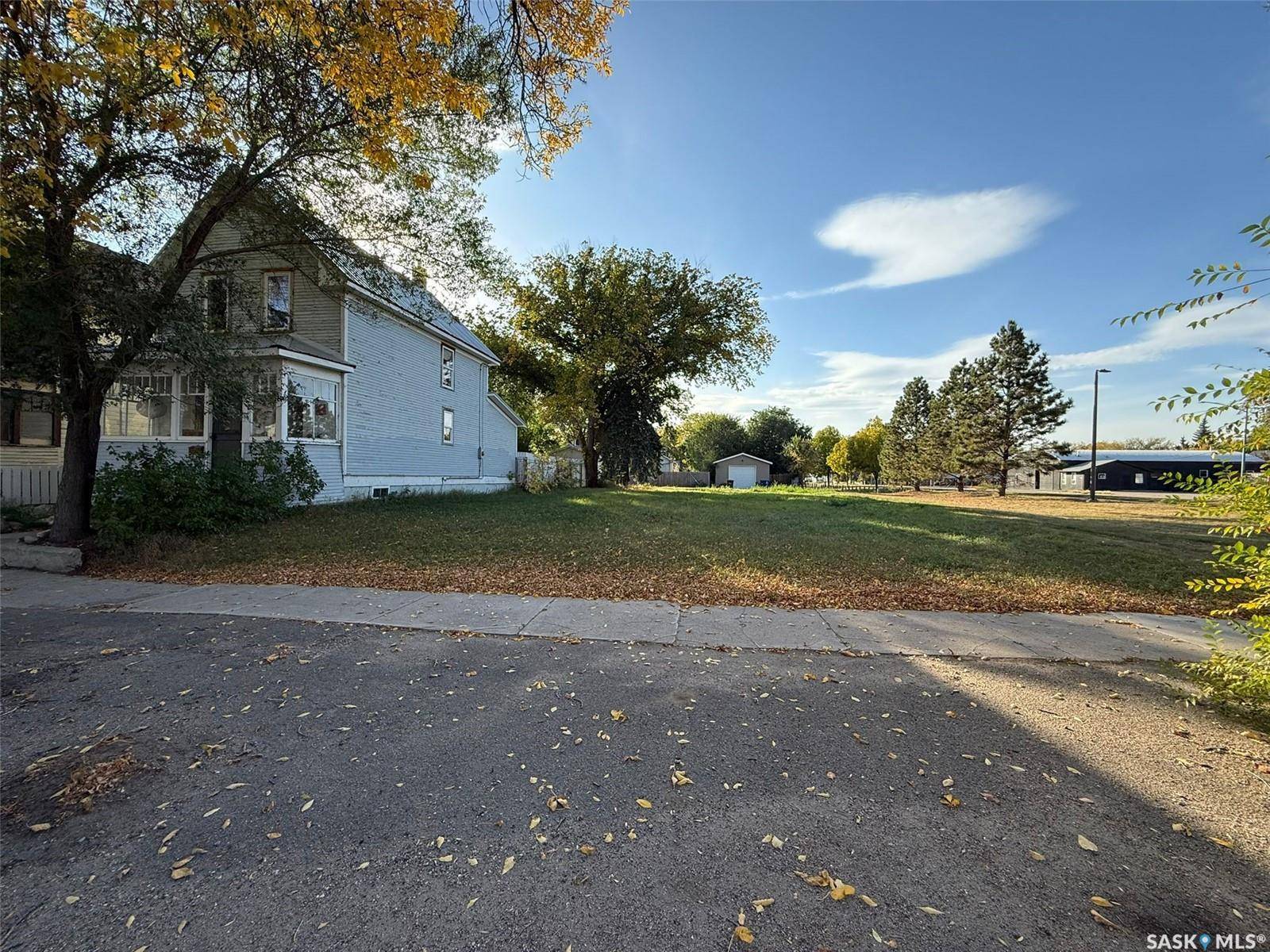 Saskatoon, SK S7M 1X1,607 H AVENUE S