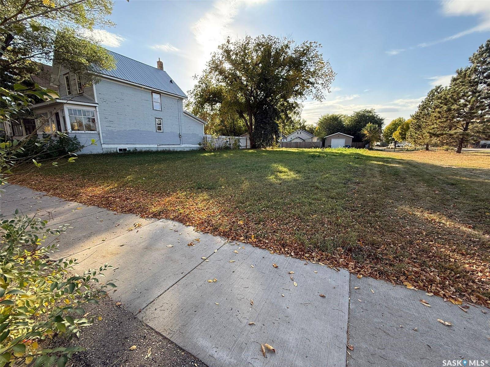 Saskatoon, SK S7M 1X1,607 H AVENUE S