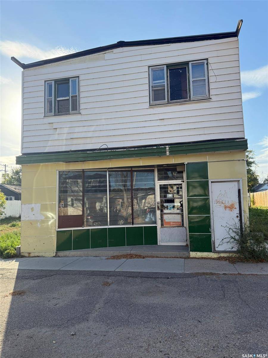 Saskatoon, SK S7M 1X1,617 H AVENUE S