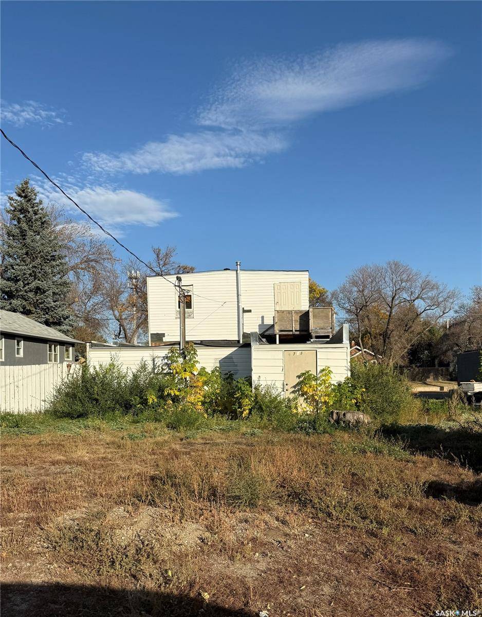 Saskatoon, SK S7M 1X1,617 H AVENUE S