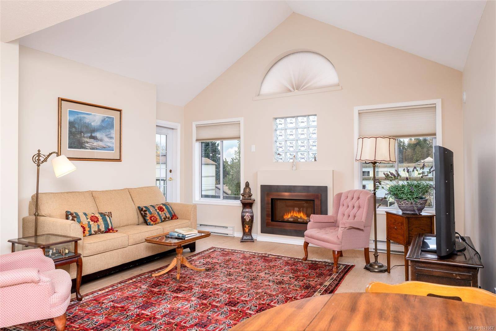 Duncan, BC V9L 1R3,275 First St #403