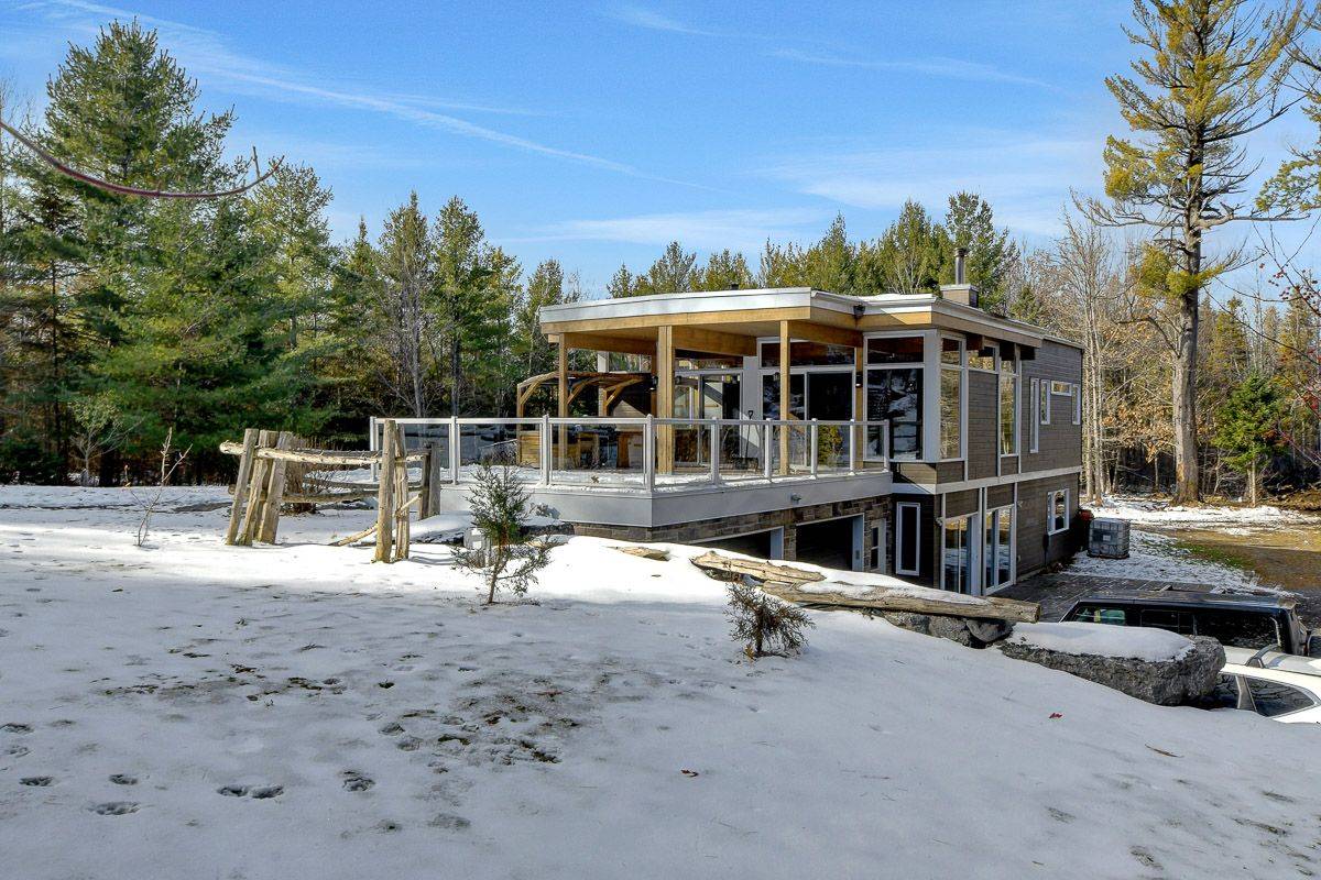 Carp - Huntley Ward, ON K0A 1L0,1792 Bearhill RD