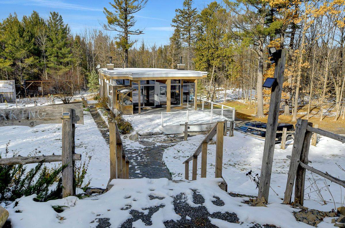 Carp - Huntley Ward, ON K0A 1L0,1792 Bearhill RD