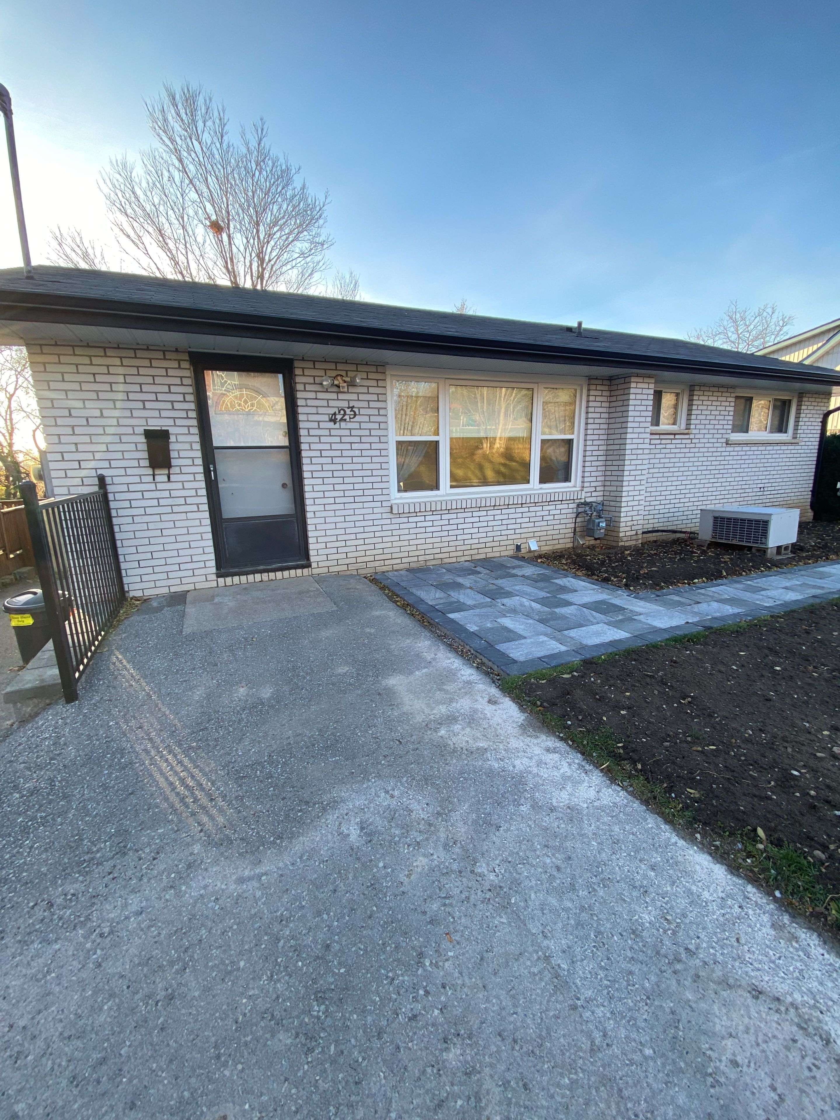 Peterborough, ON K9H 1Y7,423 Armour RD