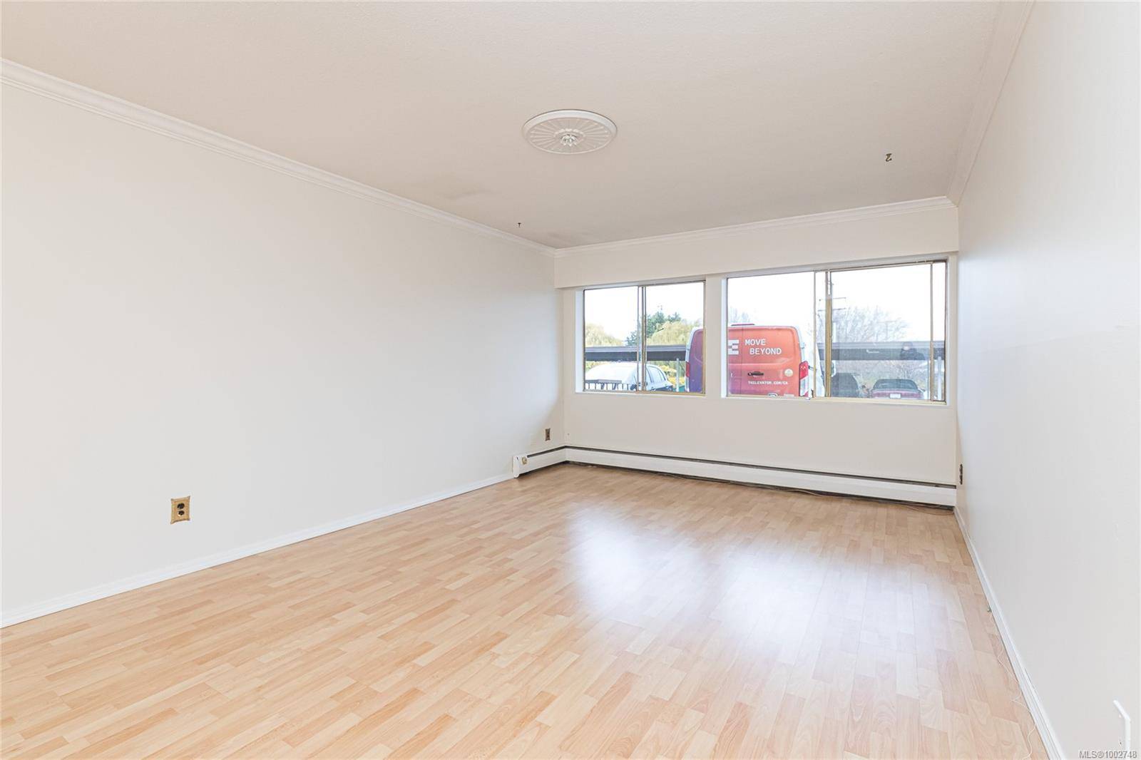 Victoria, BC V8V 2Y5,964 Heywood Ave #118