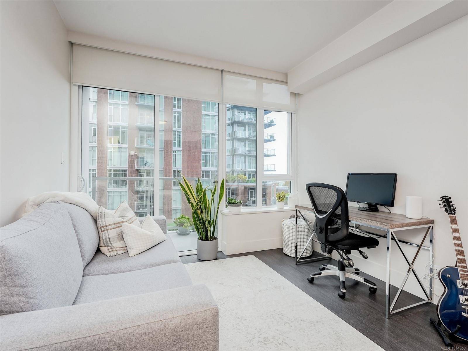 Victoria, BC V9A 0A1,83 Saghalie Rd #410