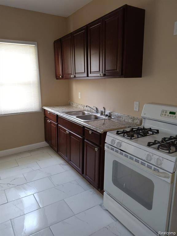 Detroit, MI 48204,8879 N CLARENDON ST