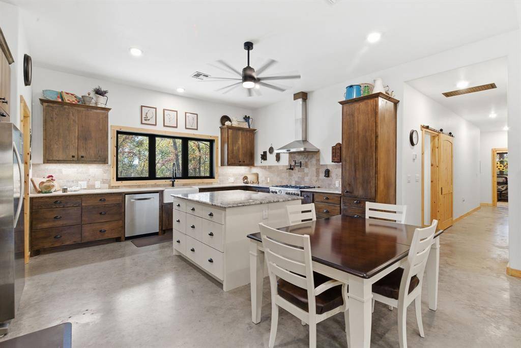 Alvord, TX 76225,114 Bear Cat Court