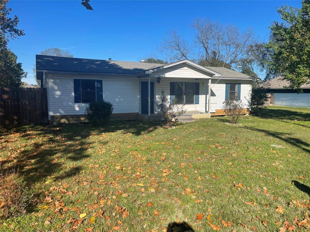 Chandler, TX 75758,301 walnut Street