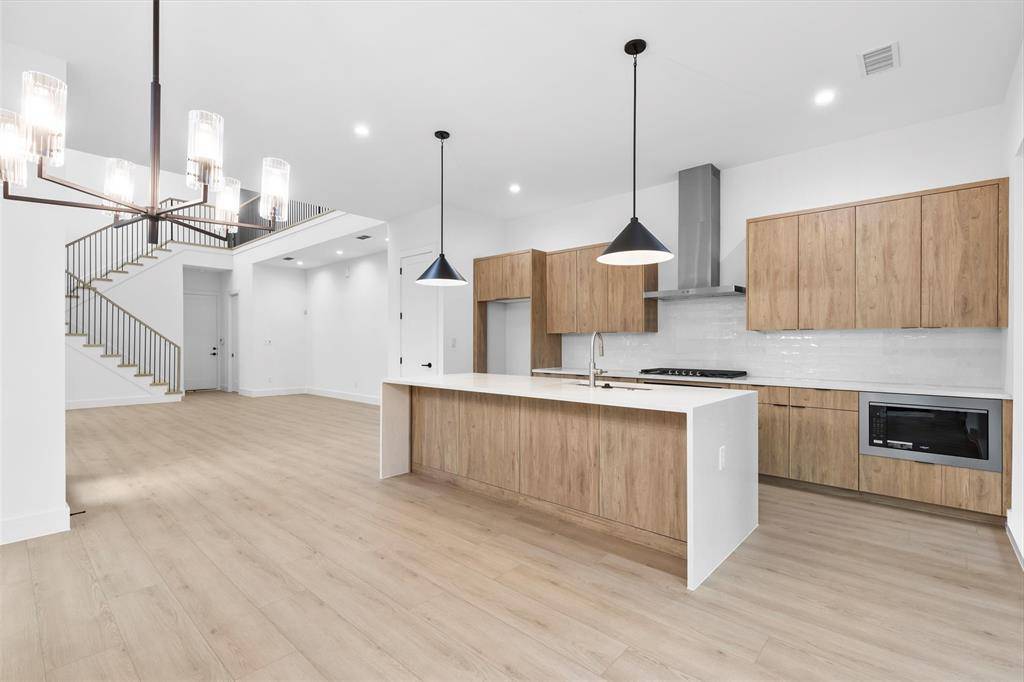 Dallas, TX 75212,2812 Guymon Street