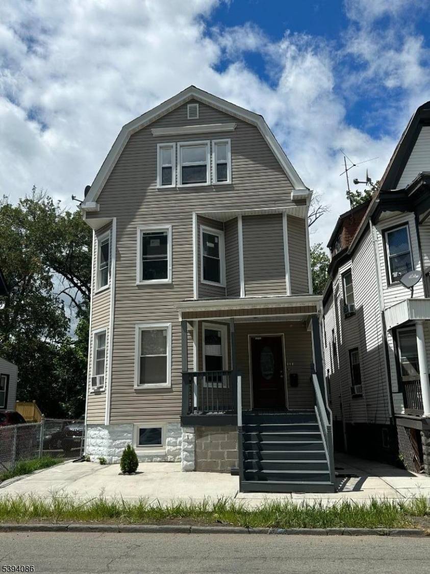 East Orange City, NJ 07017,205 N Clinton St #1