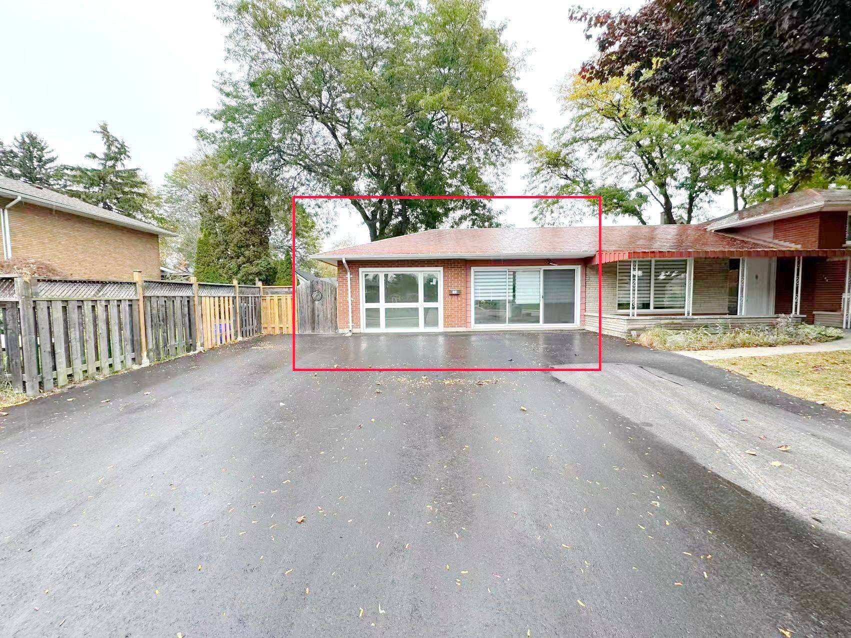 Burlington, ON L7R 3E5,741 Proctor RD #Main