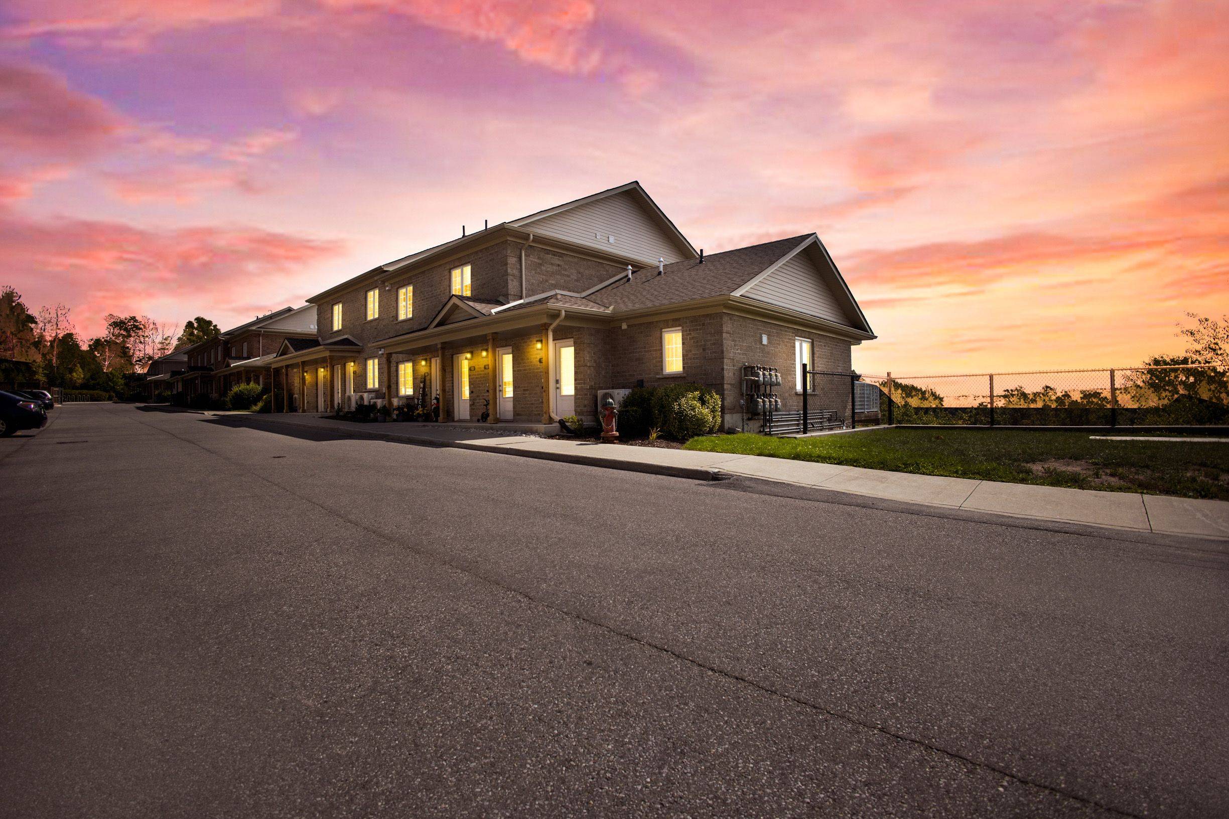 Guelph, ON N1E 6C7,5 CITYVIEW DR S #103