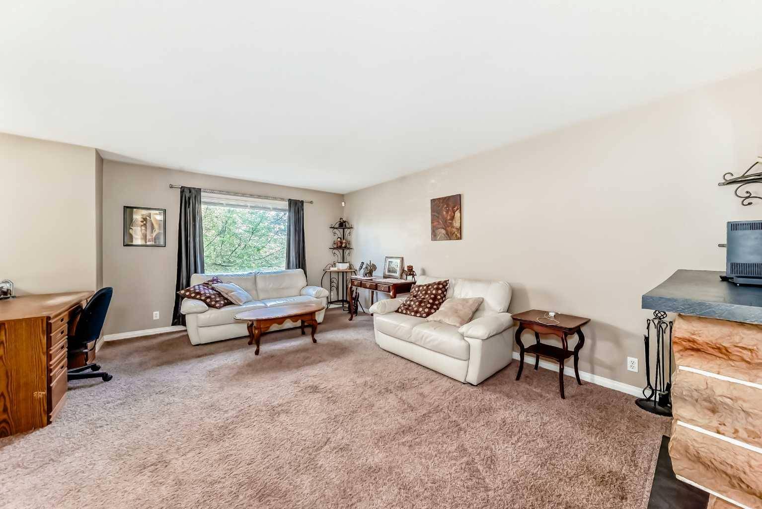 Red Deer, AB T4R2M9,1 Eline ST #B