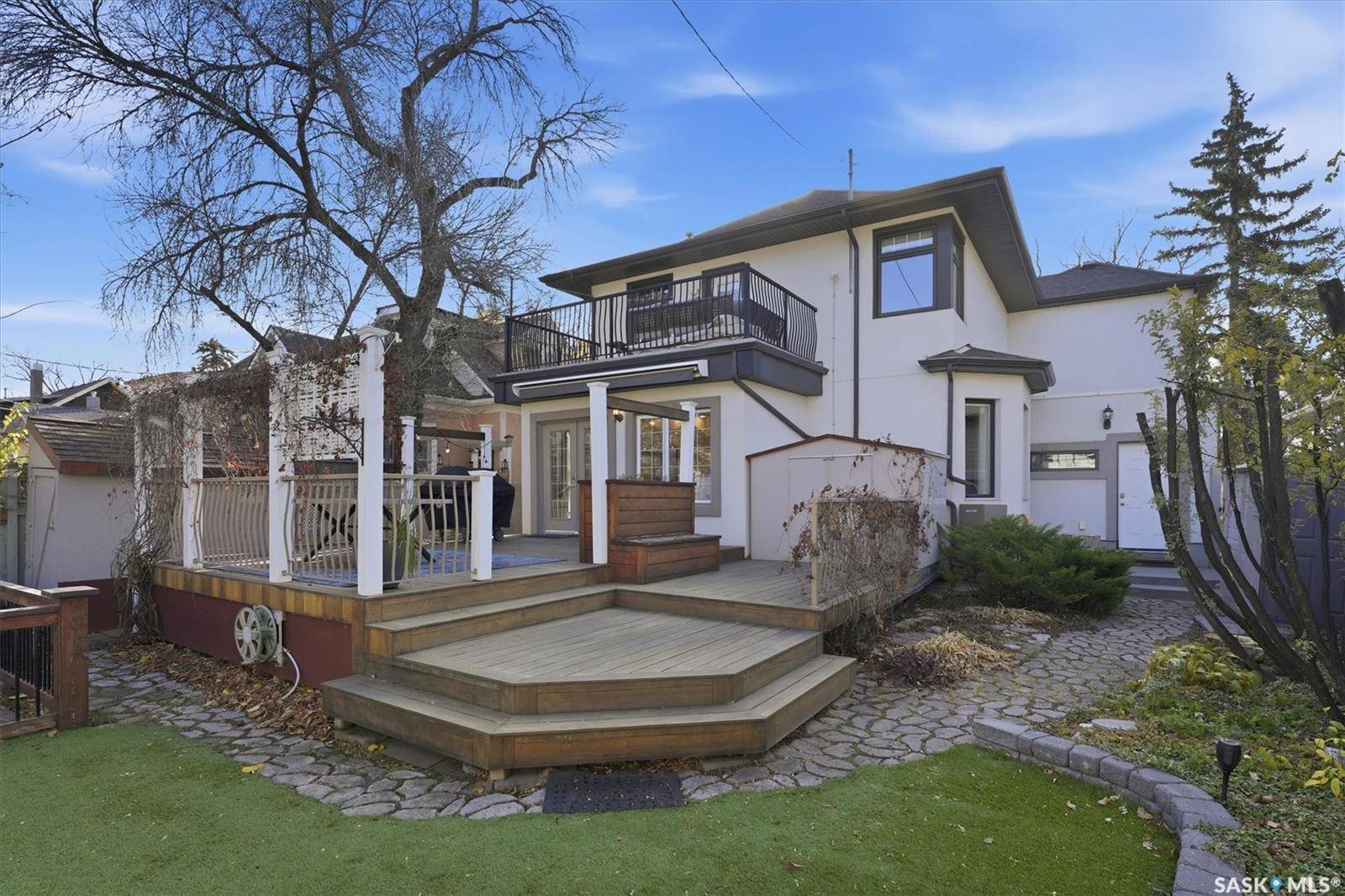 Saskatoon, SK S7K 0M9,702 Queen STREET