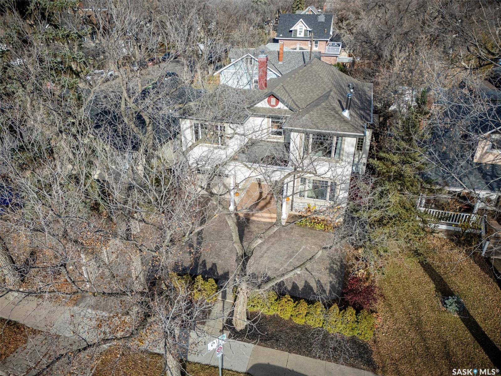 Saskatoon, SK S7K 0M9,702 Queen STREET