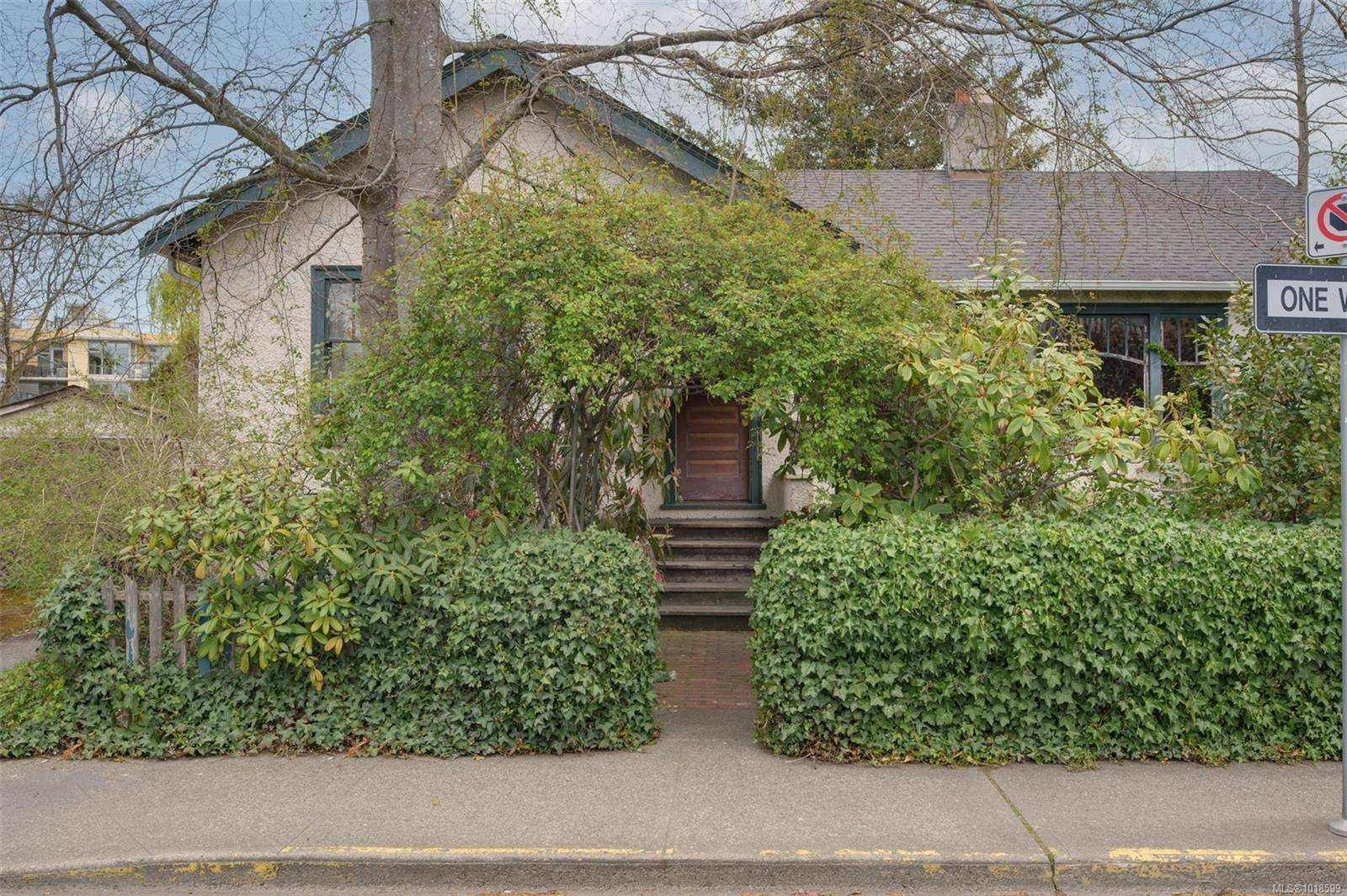 Victoria, BC V8W 1L8,516 Simcoe St