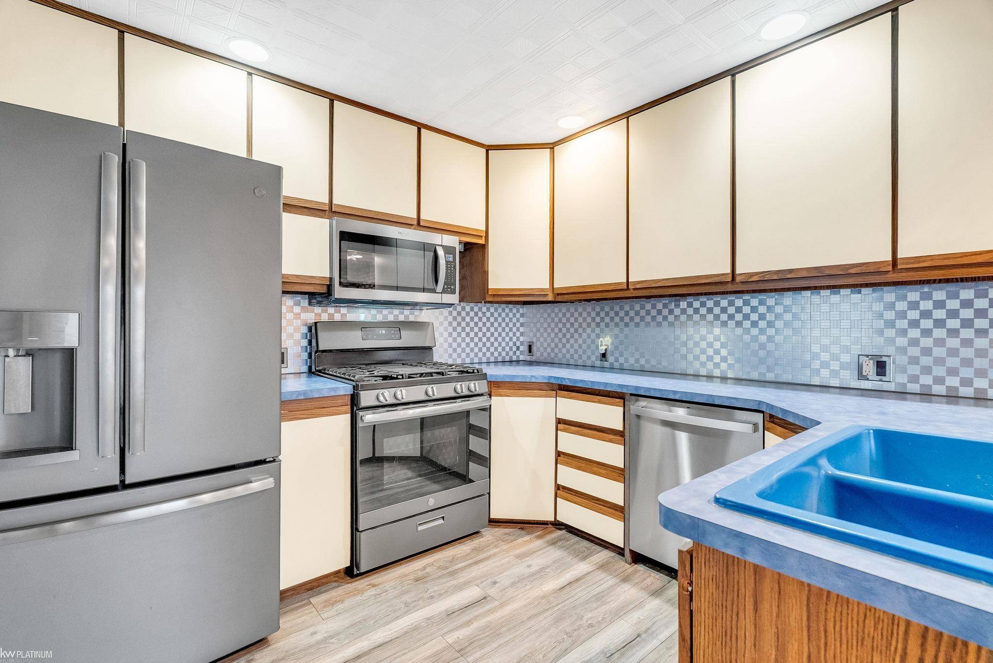 Roseville, MI 48066,28611 Fountain ST