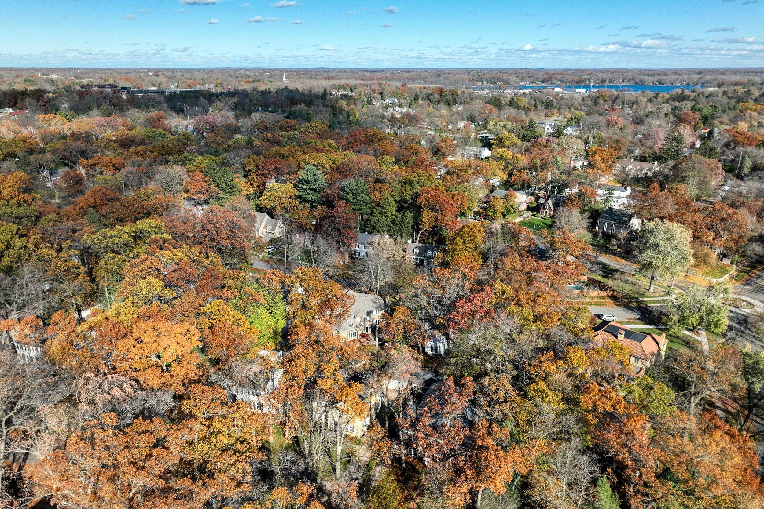 Grand Rapids, MI 49506,978 Gladstone DR SE