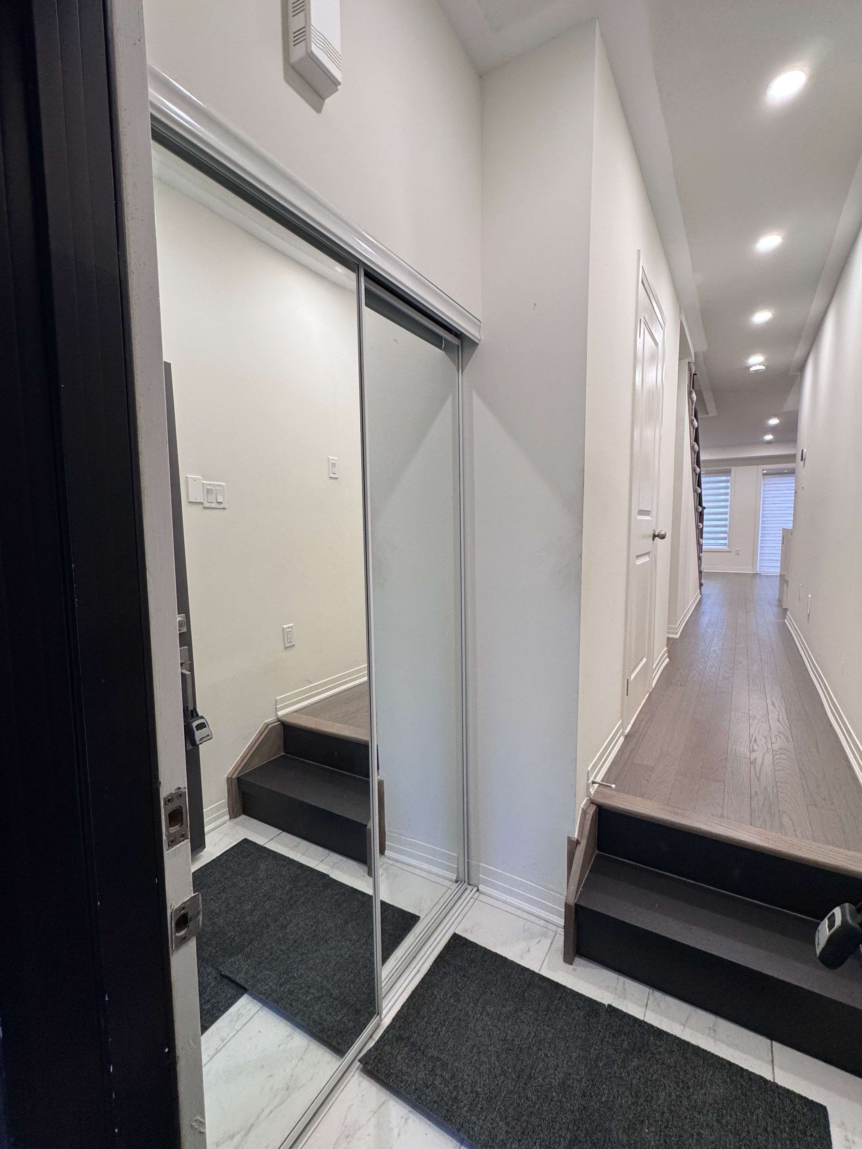 Clarington, ON L1C 7E5,25 King George WAY