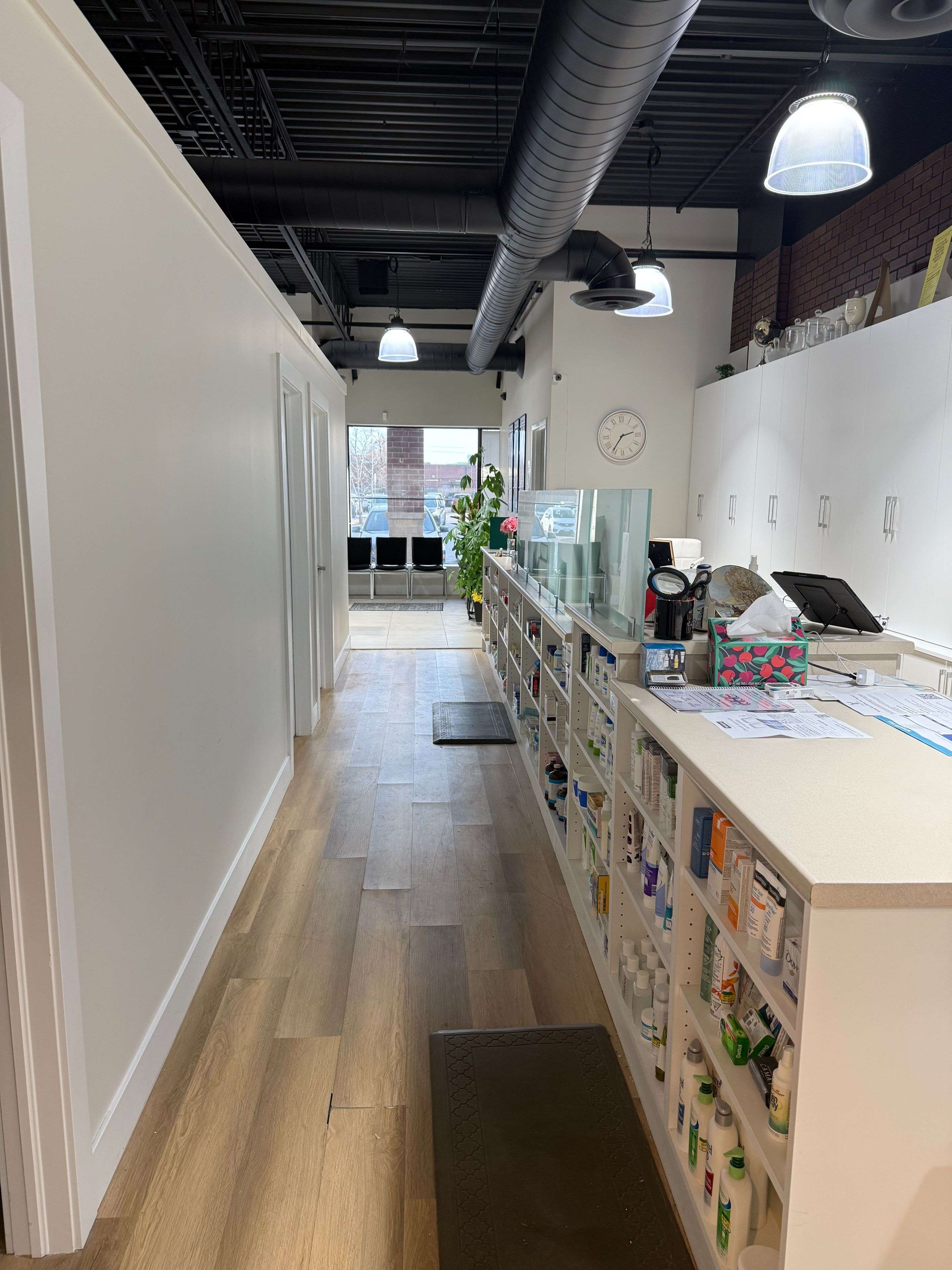 Vaughan, ON L4J 7R9,1118 Centre ST #22