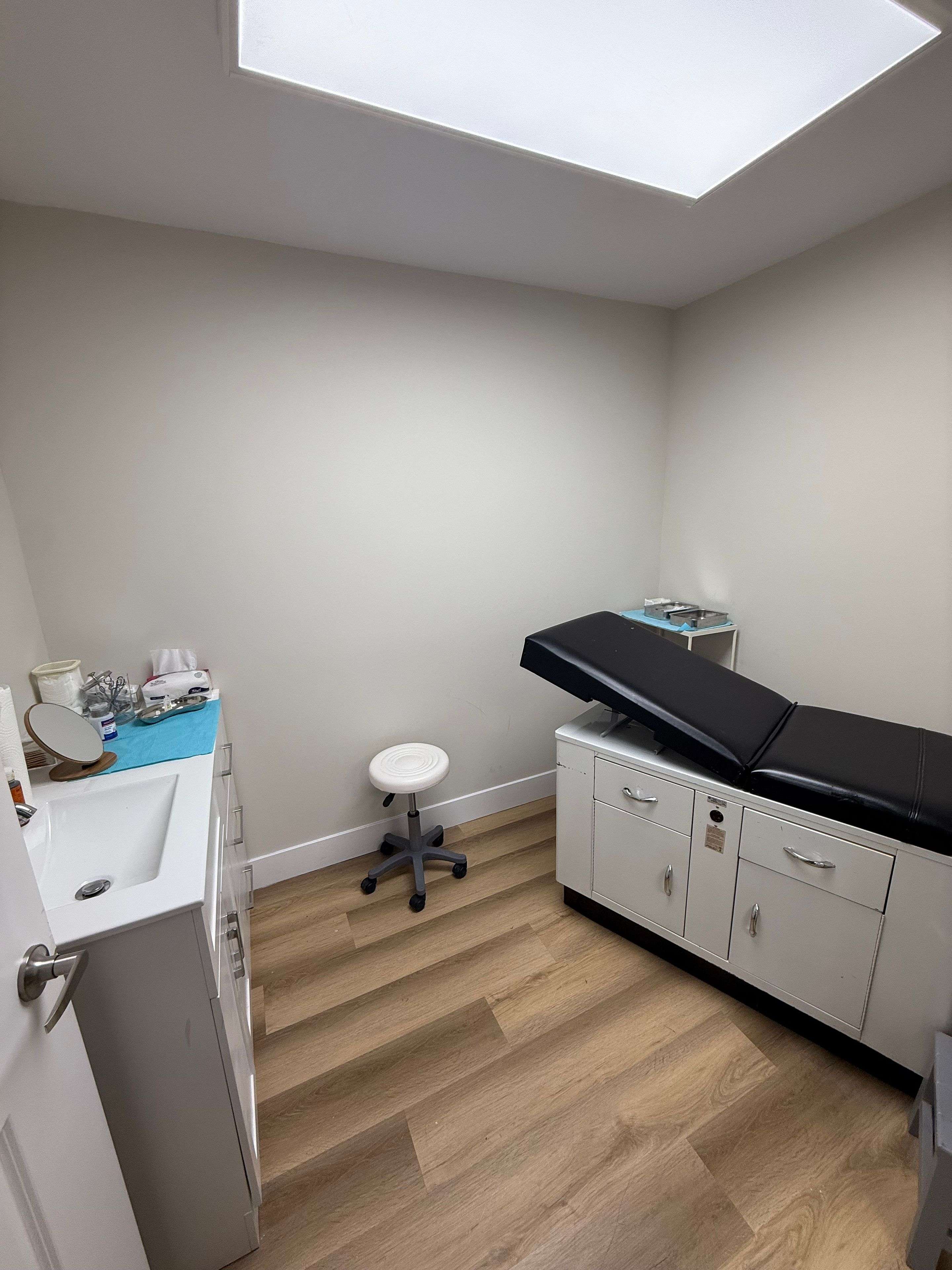 Vaughan, ON L4J 7R9,1118 Centre ST #22