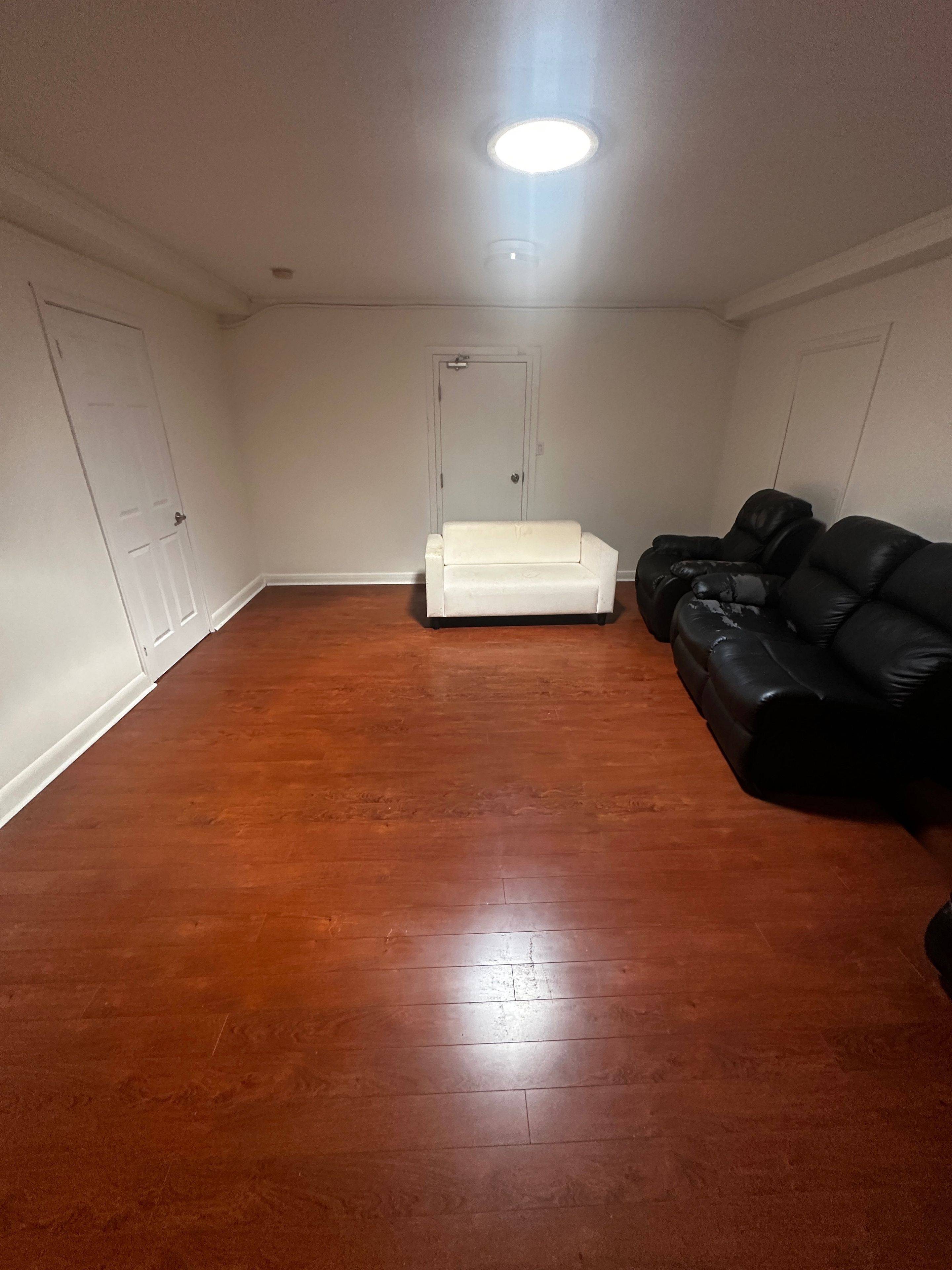 Mississauga, ON L5M 1L5,224 Queen ST S #Upper#1