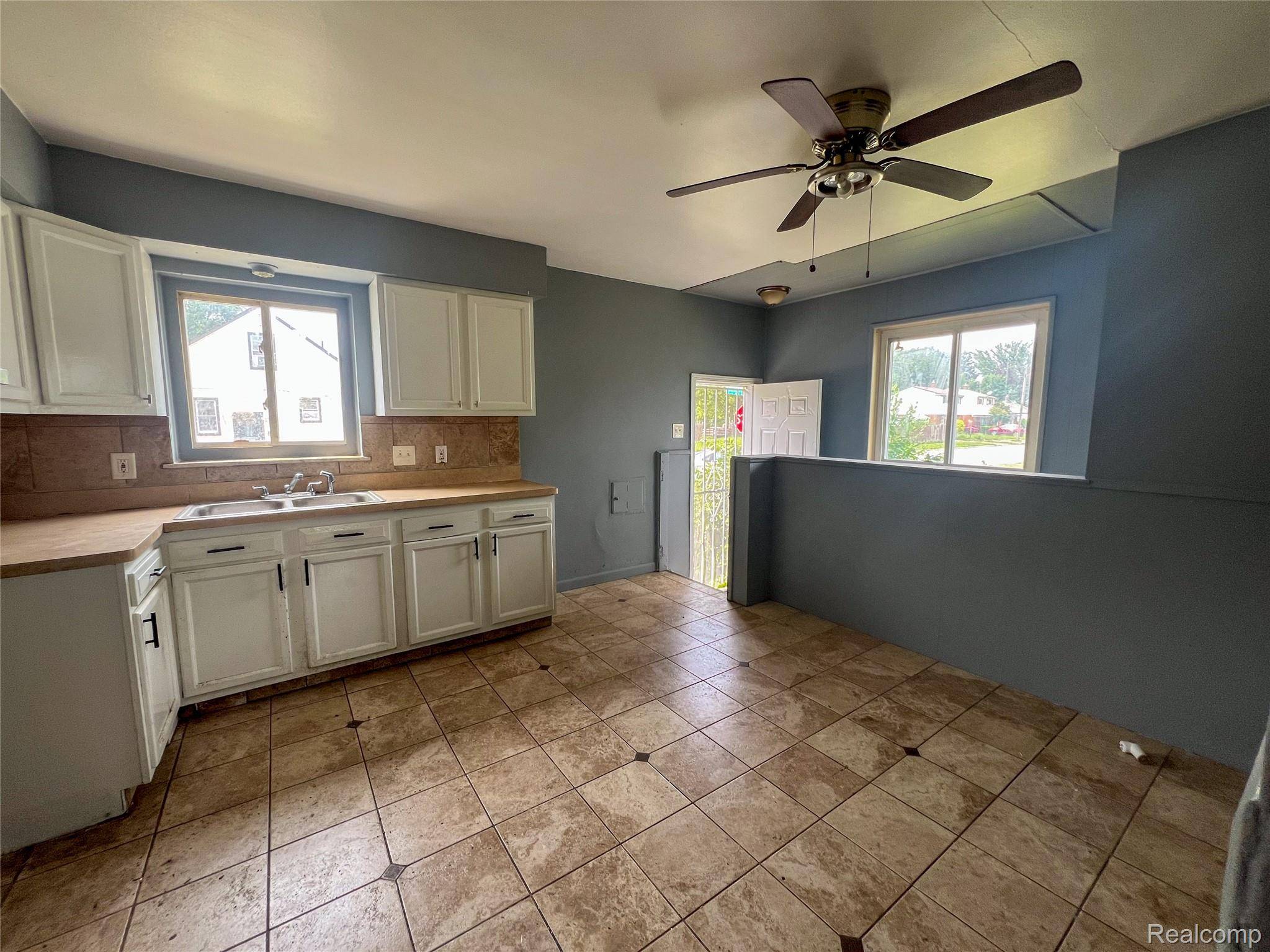 Detroit, MI 48228,20049 Tireman ST