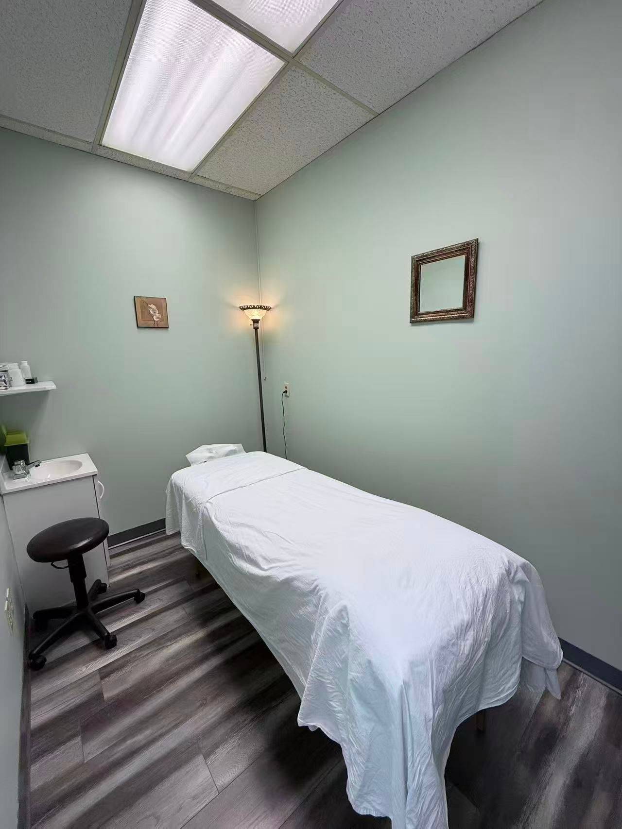 Toronto C15, ON M2J 1W8,2175 Sheppard AVE E #222