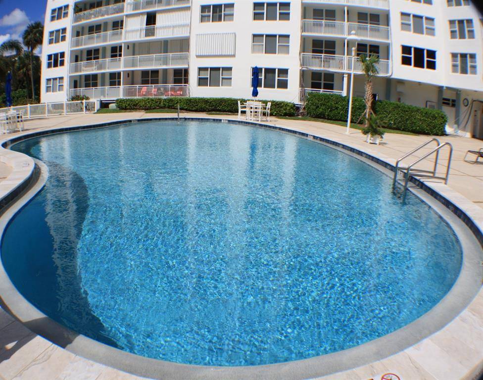 Pompano Beach, FL 33062,201 N Ocean Blvd #902