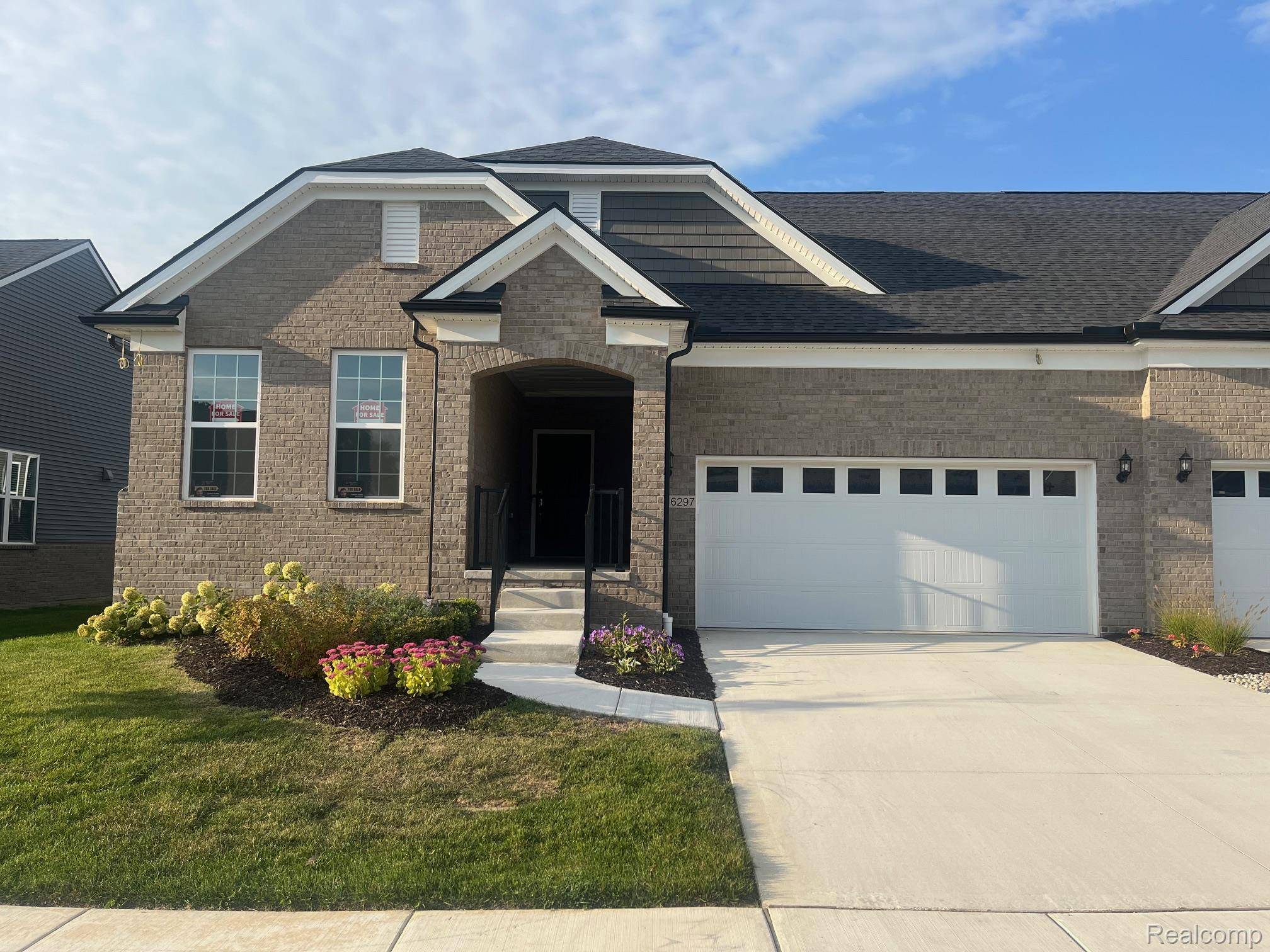 Clinton Township, MI 48038,16297 CONIFER LN