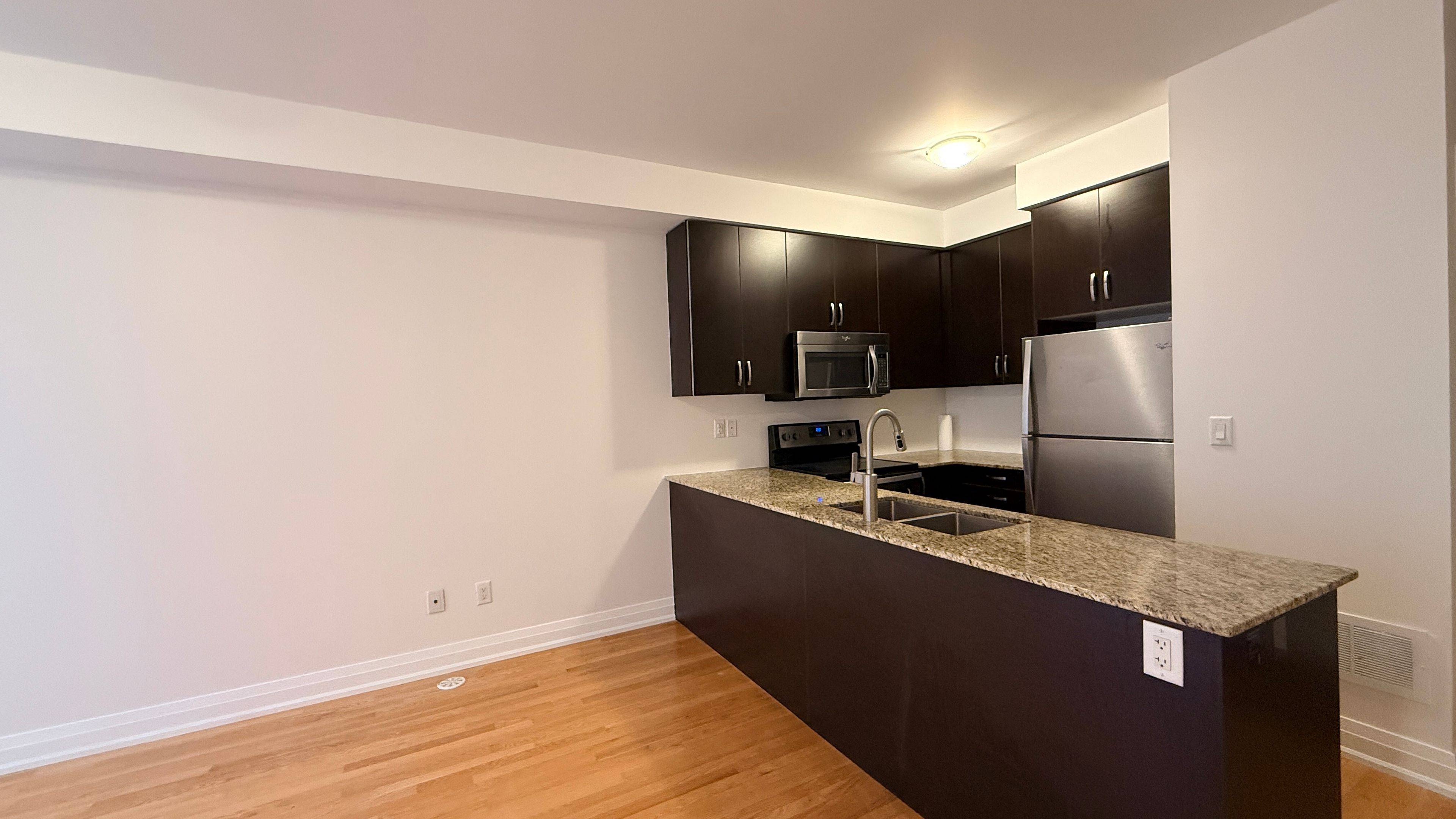 Toronto C07, ON M2M 1R3,23 Eldora AVE #108