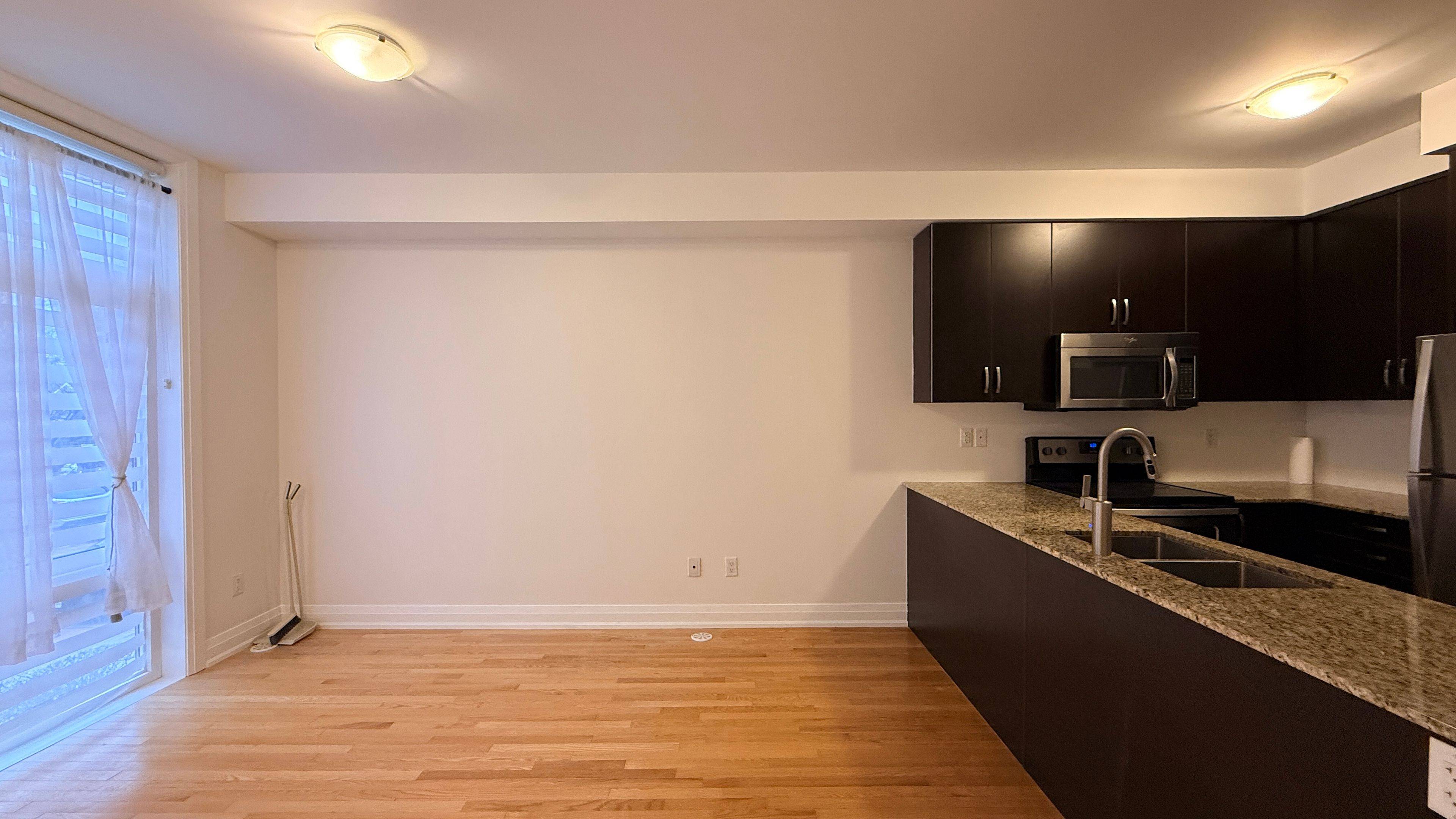 Toronto C07, ON M2M 1R3,23 Eldora AVE #108