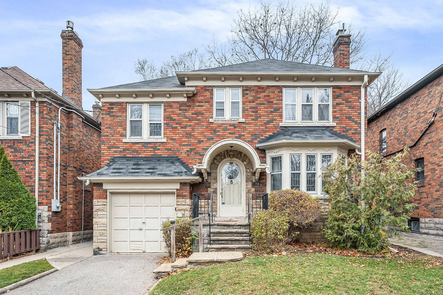 Toronto C11, ON M4G 3J1,72 Bessborough DR