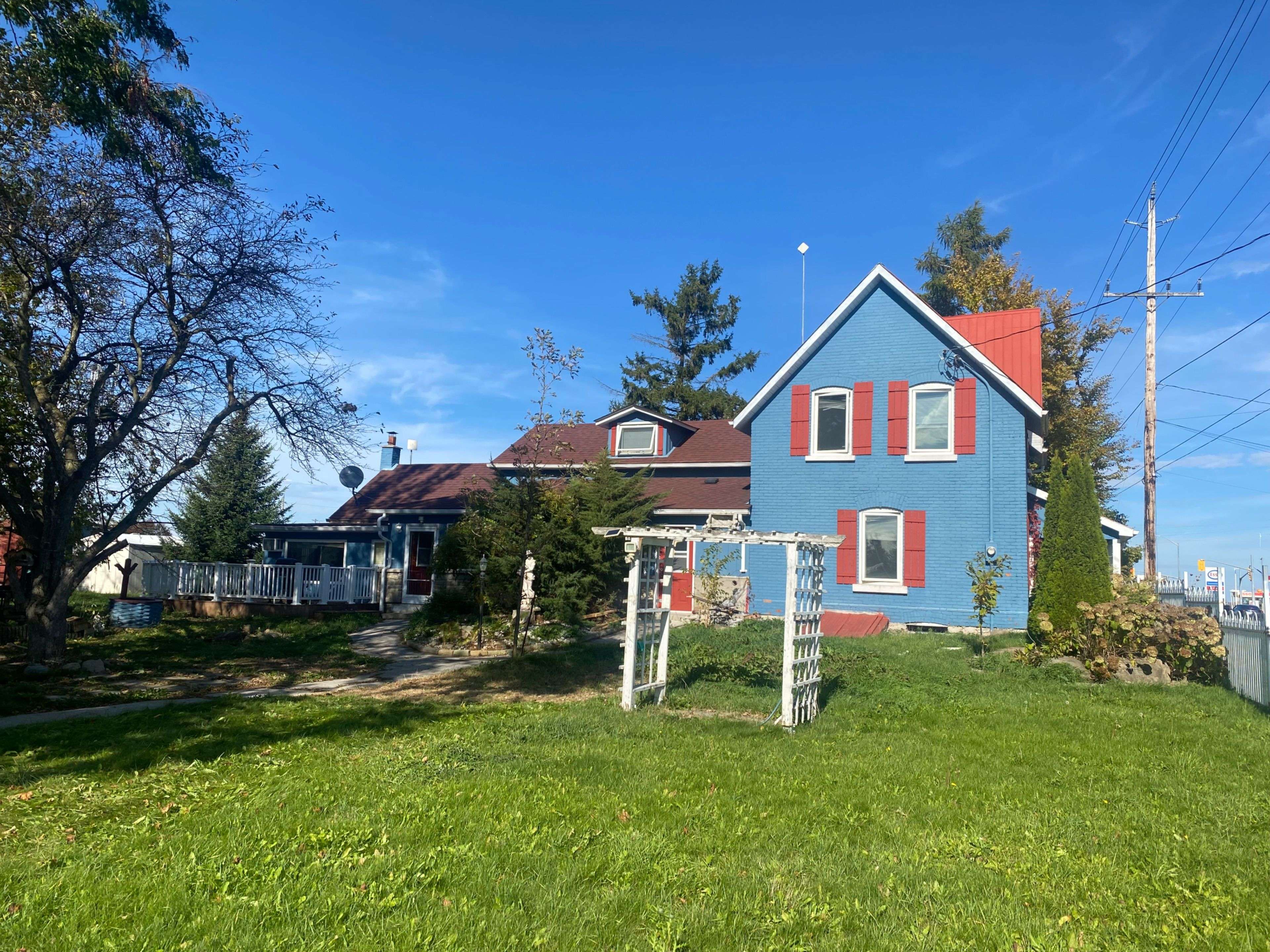 Innisfil, ON L0L 1R0,5440 Yonge ST