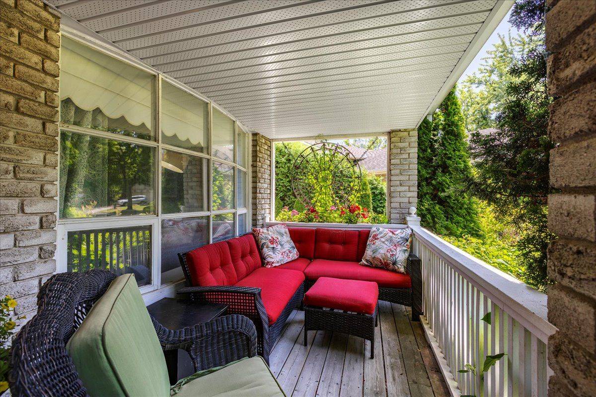 East Gwillimbury, ON L0G 1M0,55 Valley Mills RD