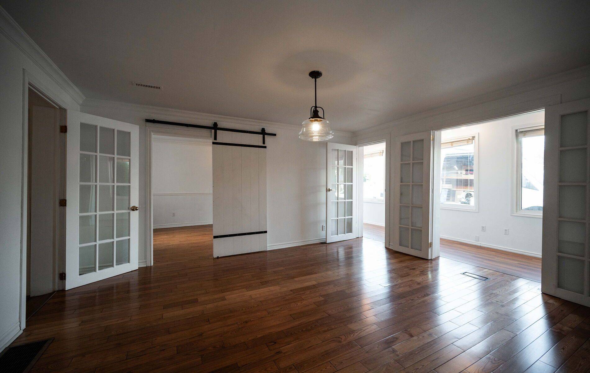 Milton, ON L0P 1B0,30 Main ST N