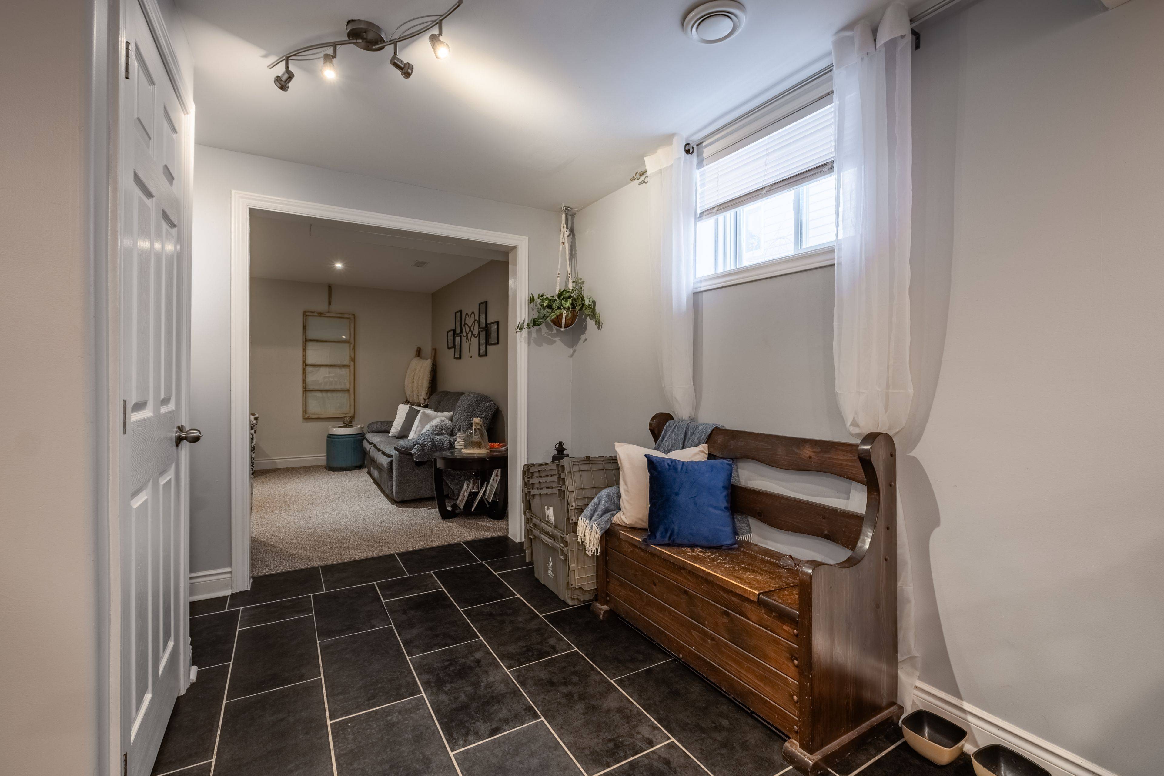 Kingston, ON K7P 0C2,1388 Ottawa ST