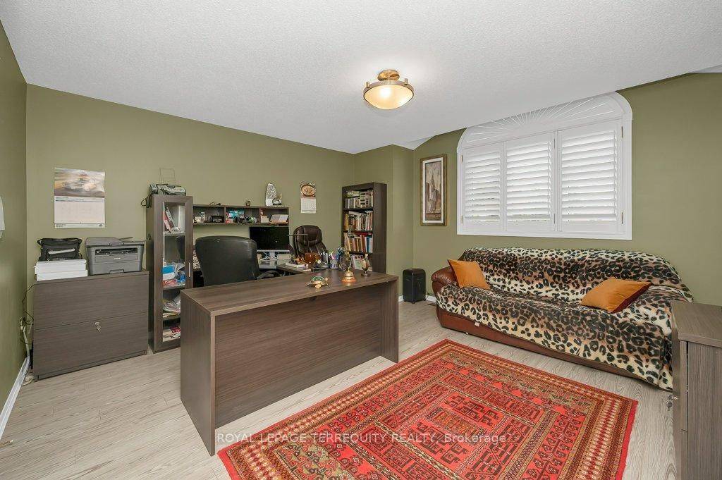 Hamilton, ON L9K 1S1,15 Armour CRES