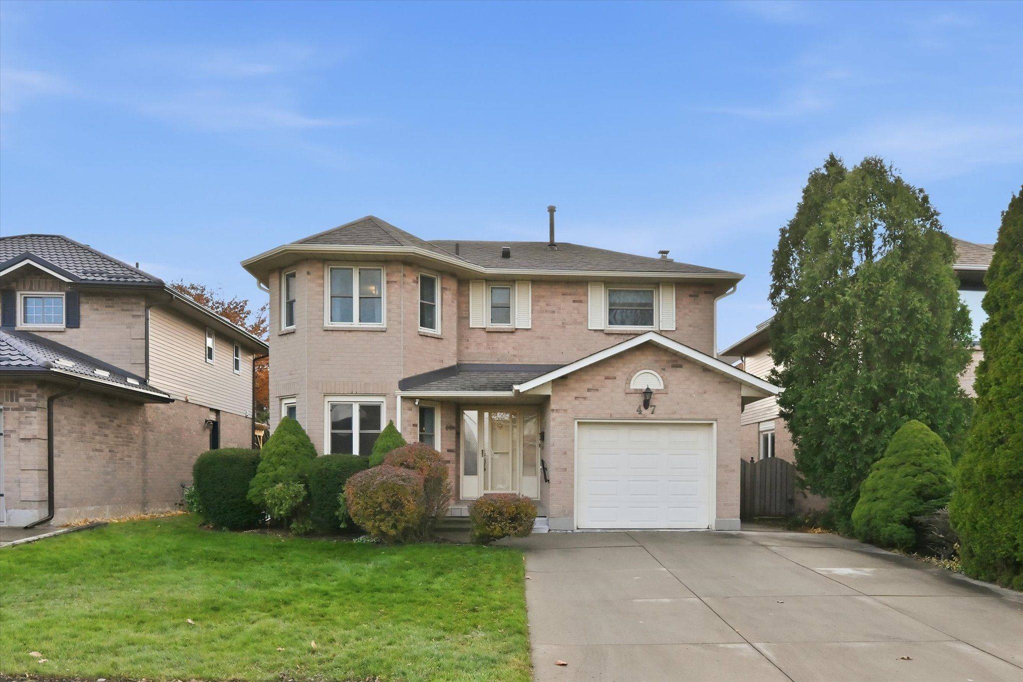 Hamilton, ON L9C 7H8,47 Elmira DR