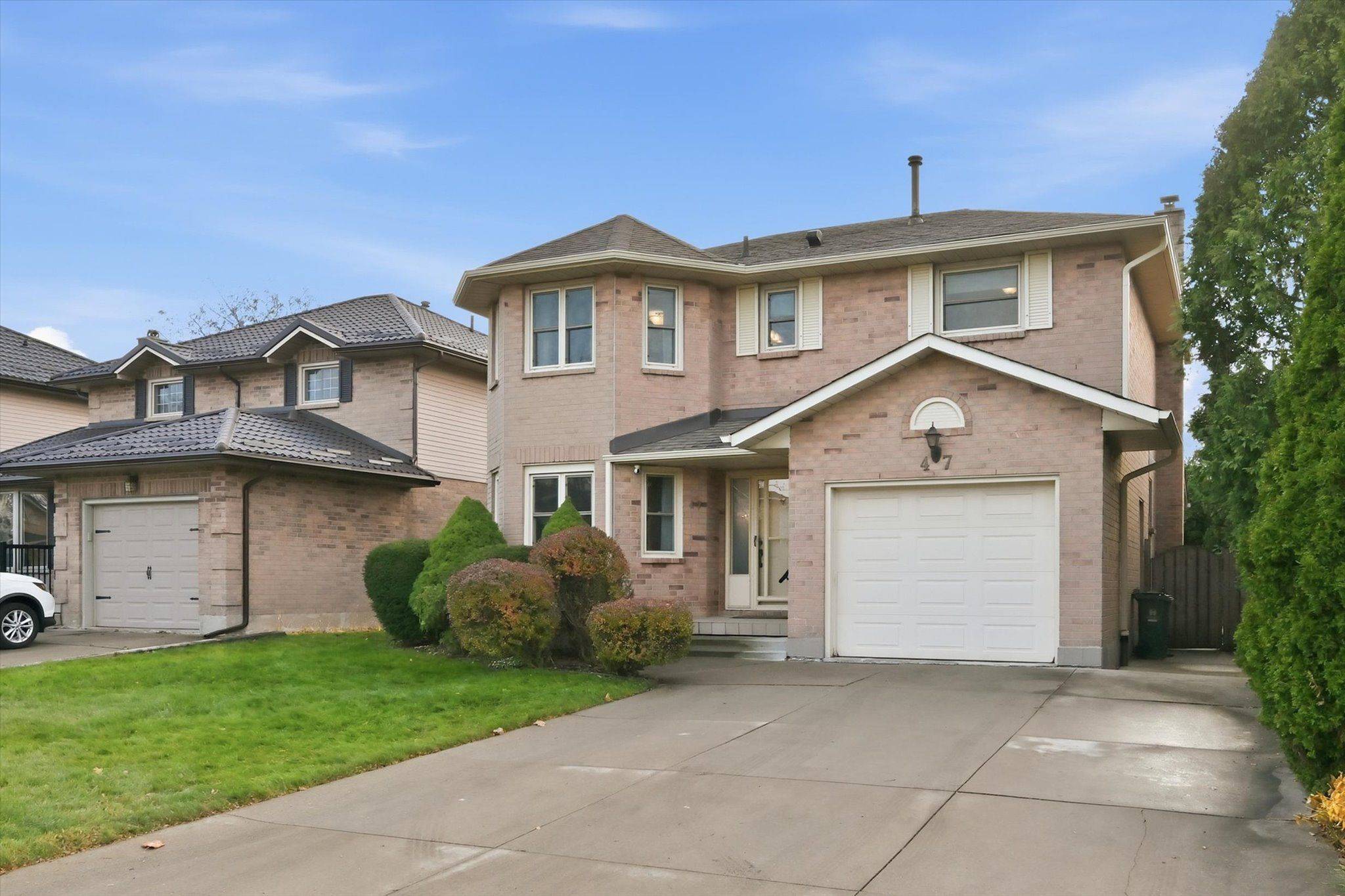 Hamilton, ON L9C 7H8,47 Elmira DR