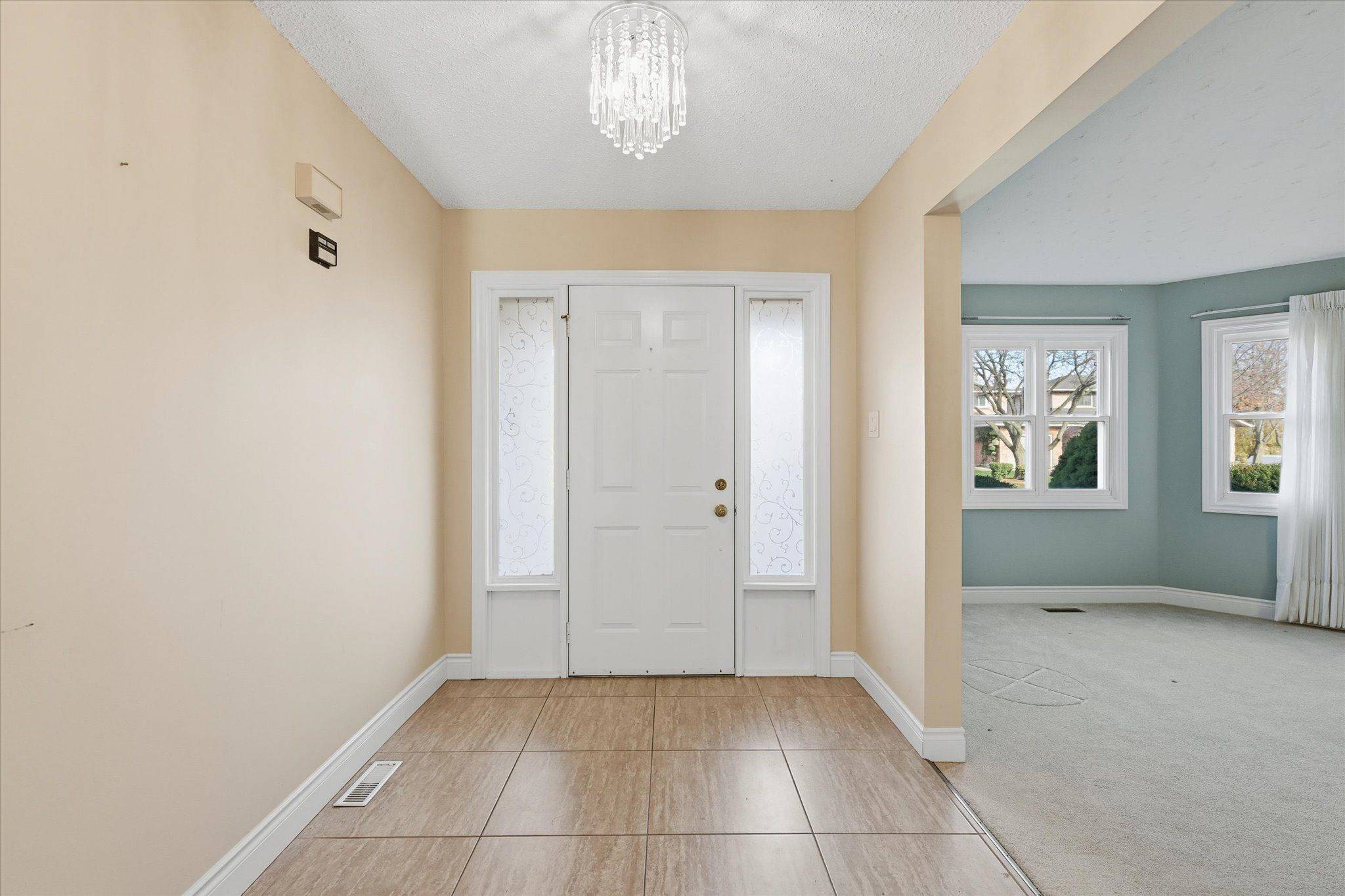 Hamilton, ON L9C 7H8,47 Elmira DR