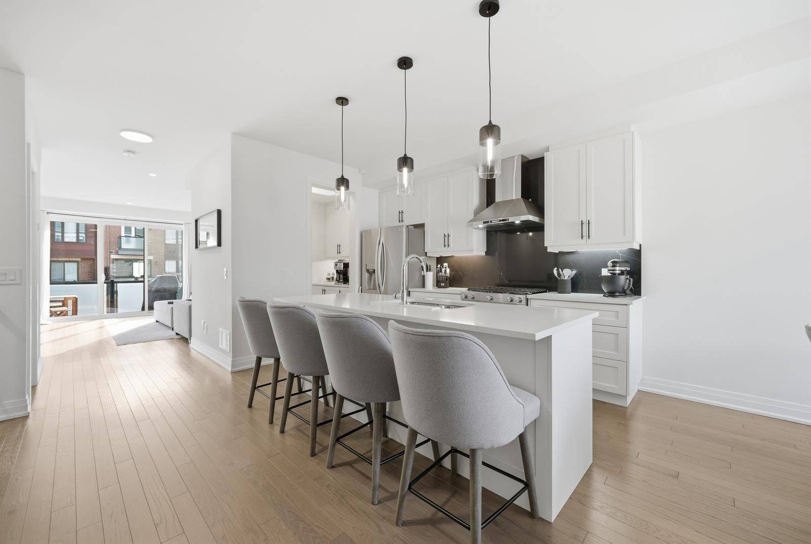 Newmarket, ON L3X 0M6,229 Vermont AVE