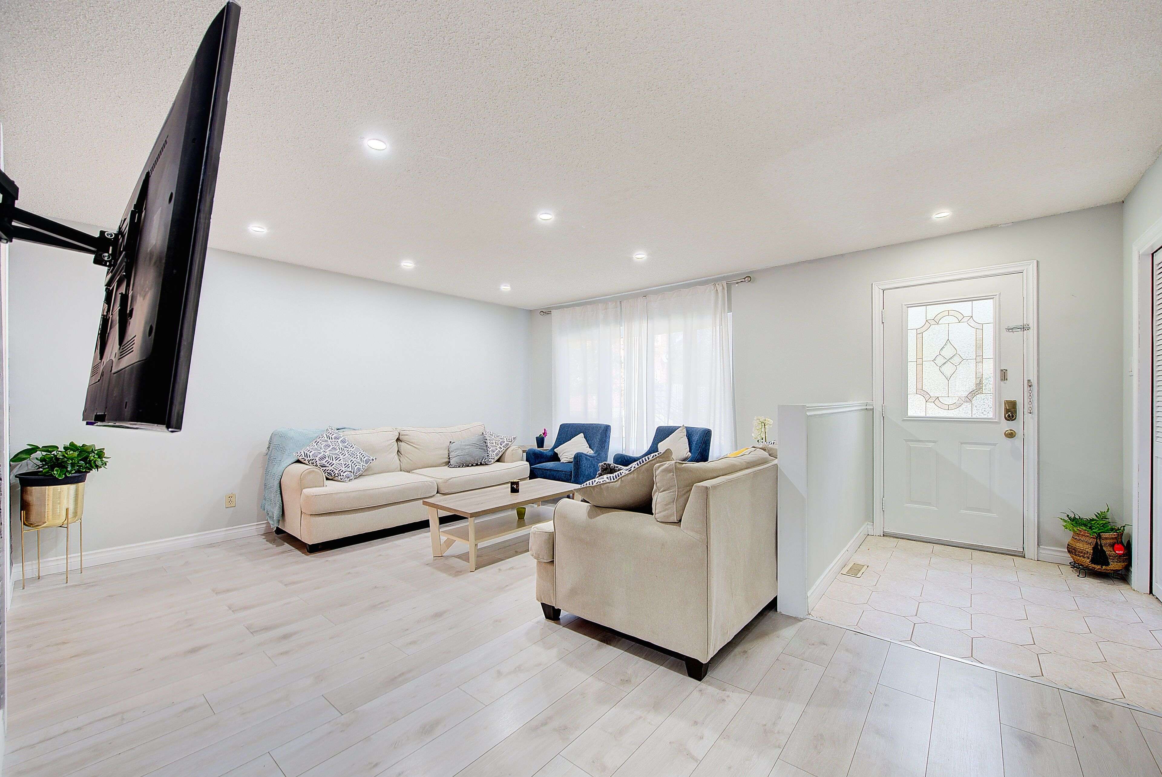 London North, ON N6G 2E9,374 Homestead CT