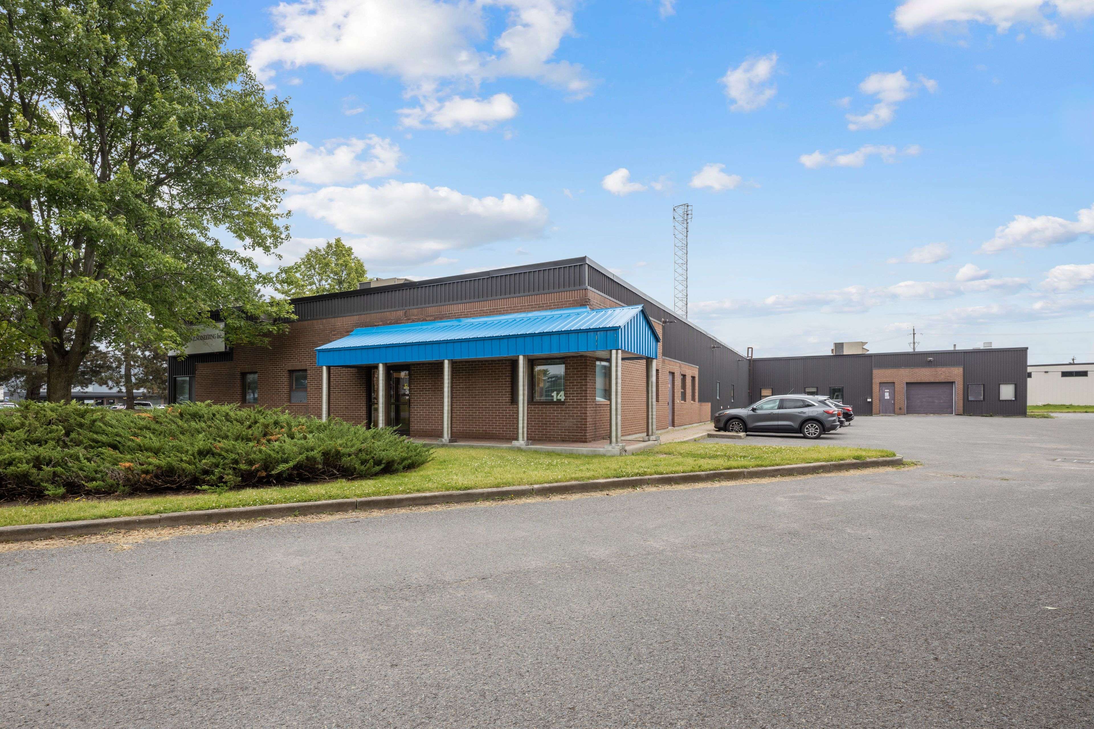 Country Place - Pineglen - Crestview And Area, ON K2E 7V6,14 Capella CT