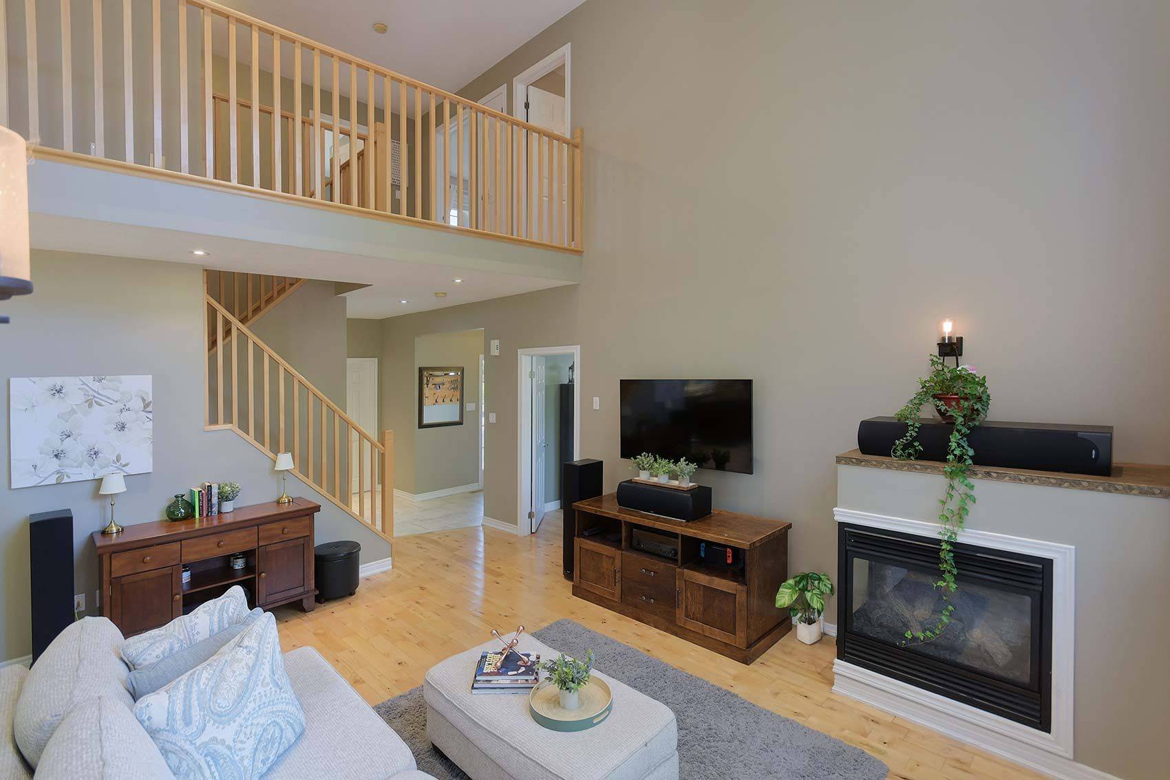 Innisfil, ON L0L 1W0,995 Chapman ST