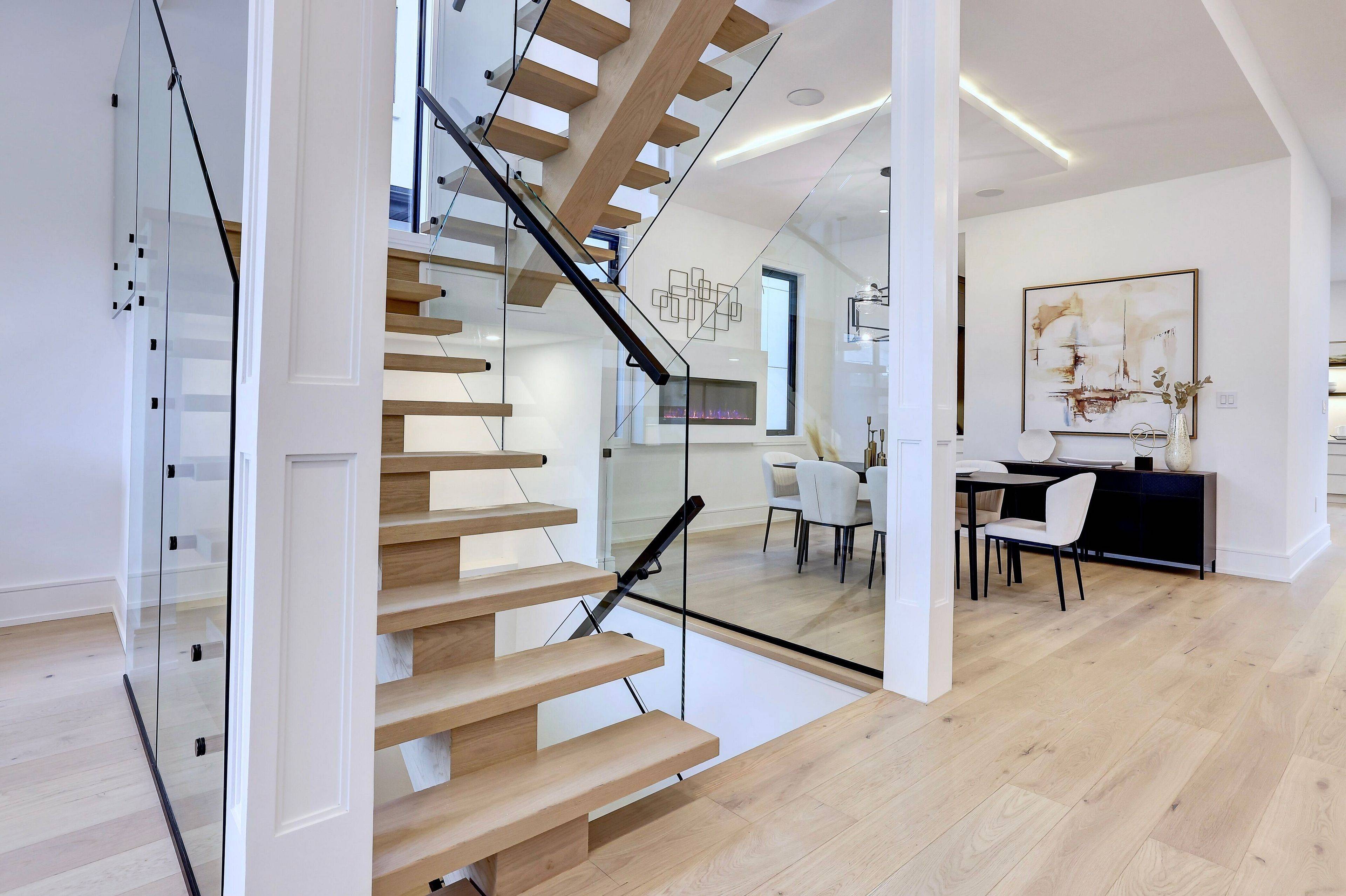 Mississauga, ON L5C 1Y3,2556 Glengarry RD