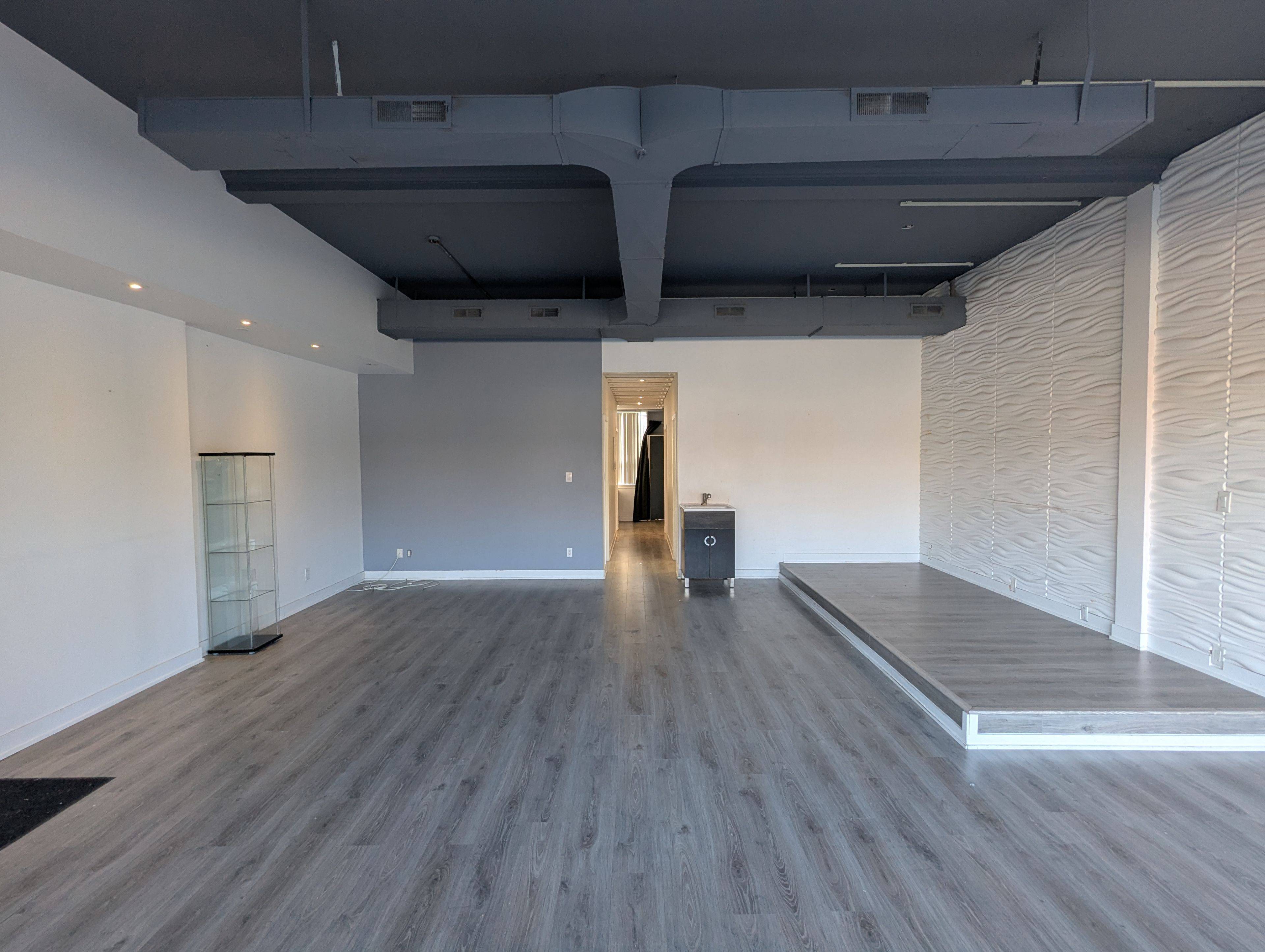 Toronto W07, ON M8X 1E2,3267 Bloor ST W #2