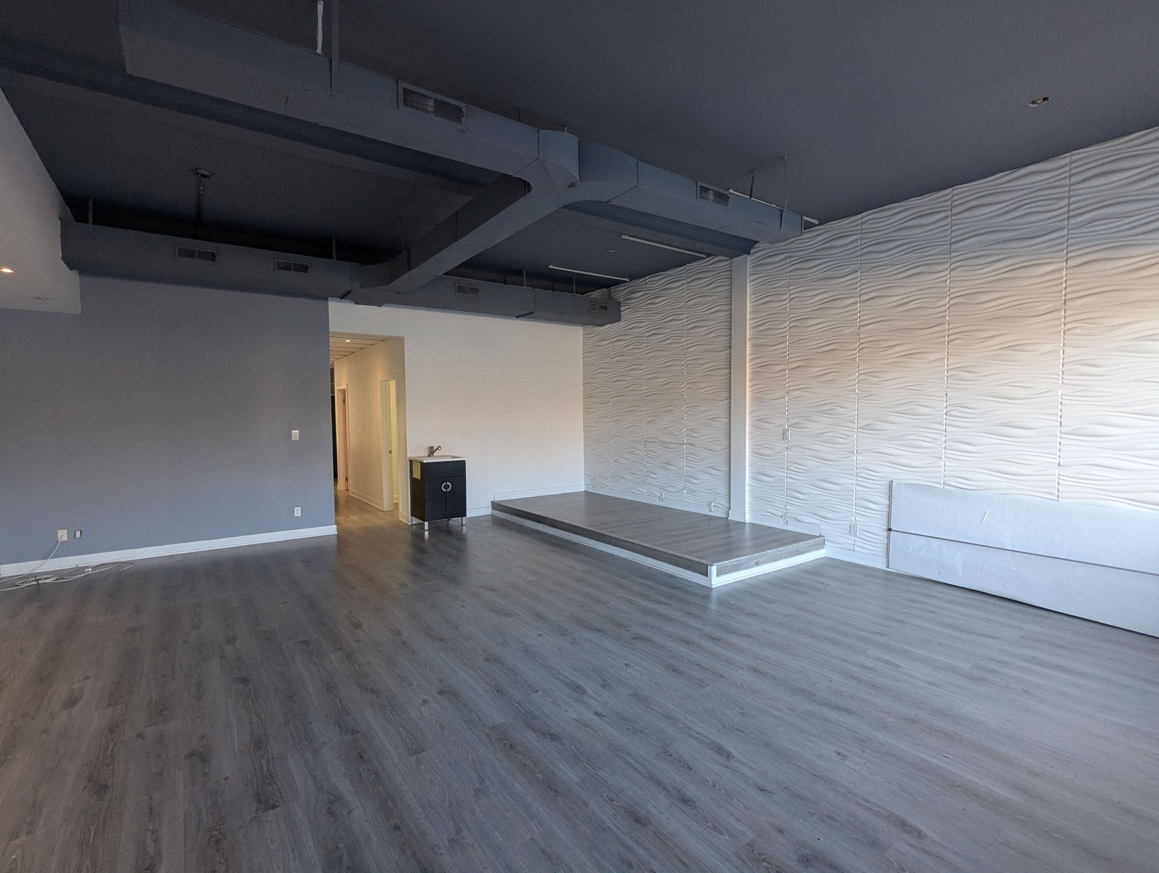 Toronto W07, ON M8X 1E2,3267 Bloor ST W #2